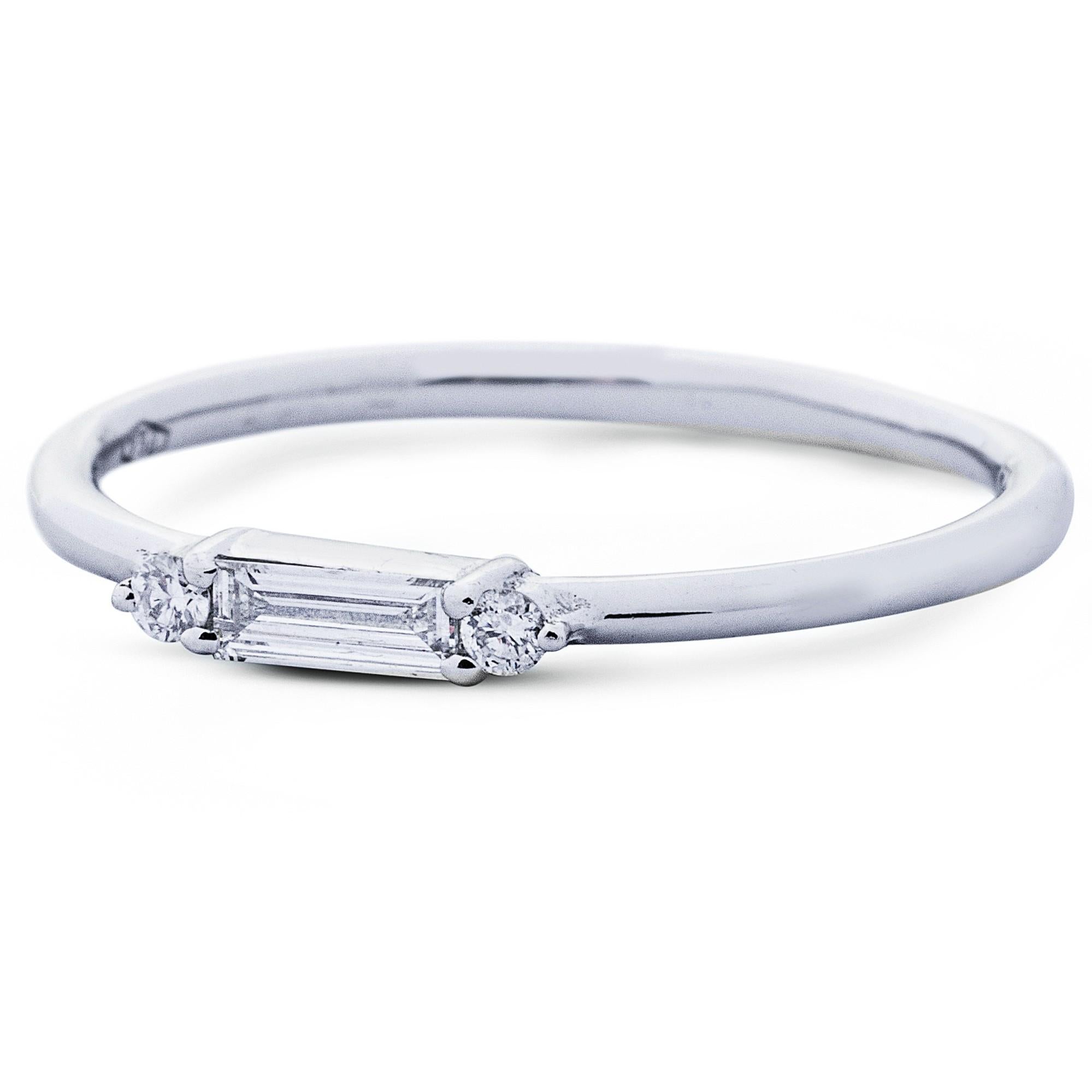 Alex Jona Baguette Cut White Diamond 18 Karat White Gold Ring In New Condition For Sale In Lugano, CH