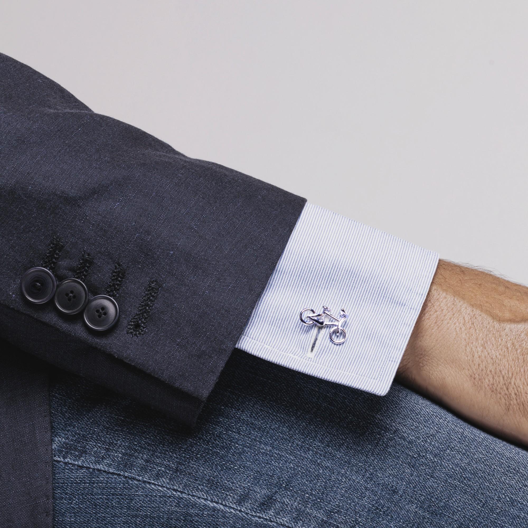 Gemelli da bicicletta in argento rodiato della collezione Alex Jona, realizzati a mano in Italia. Marcato 
