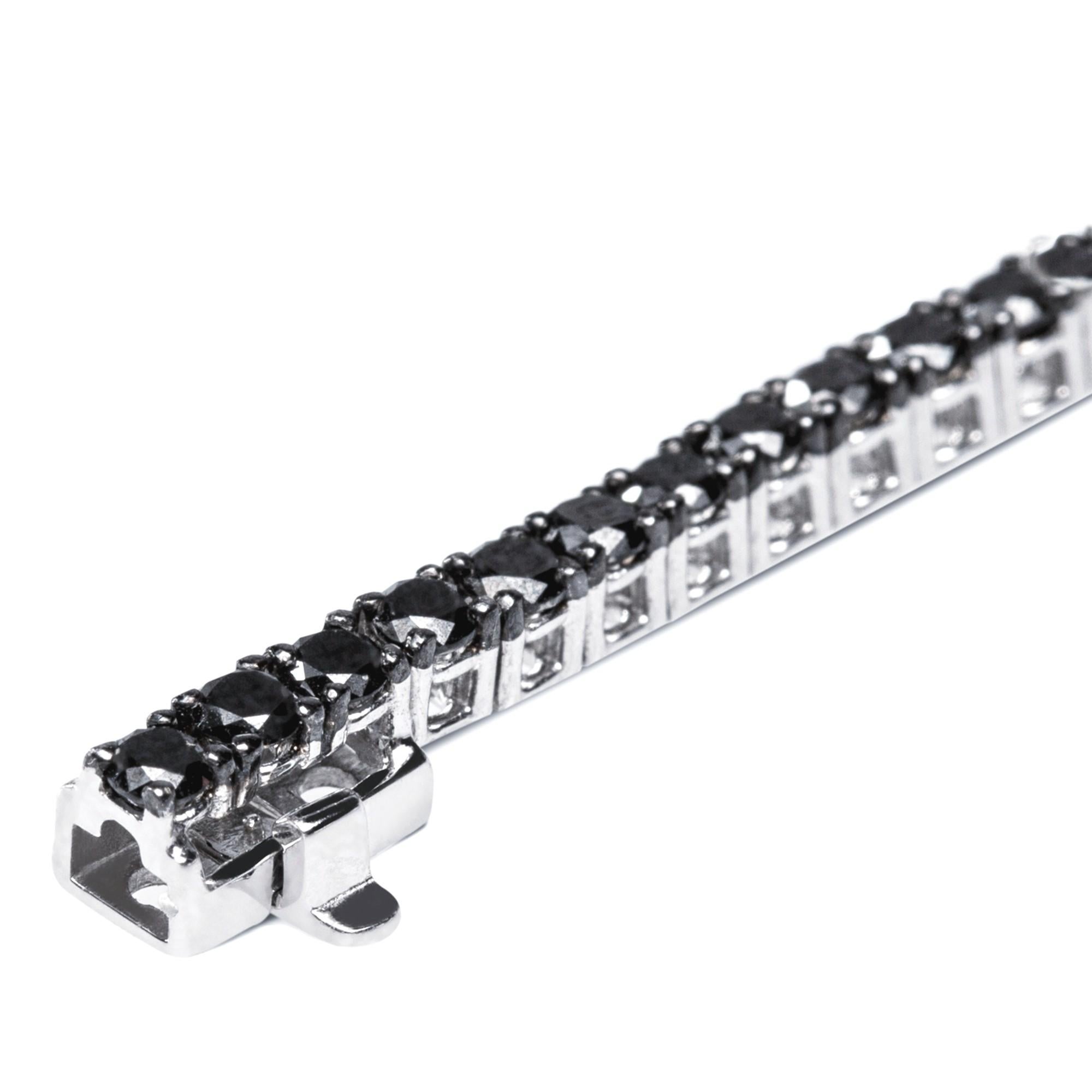 Alex Jona Black and White Diamond 18 Karat White Gold Tennis Bracelet In Excellent Condition For Sale In Torino, IT