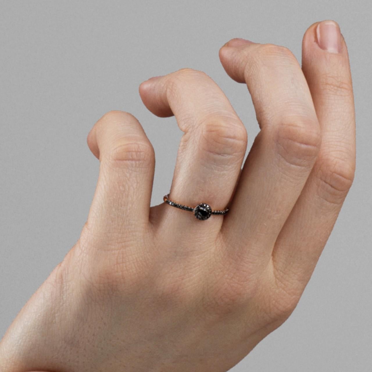 Alex Jona Black Diamond 18 Karat Rose Gold Halo Ring In New Condition For Sale In Torino, IT