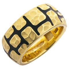 Anello a fascia in oro giallo 18 carati con smalto nero di Alex Jona