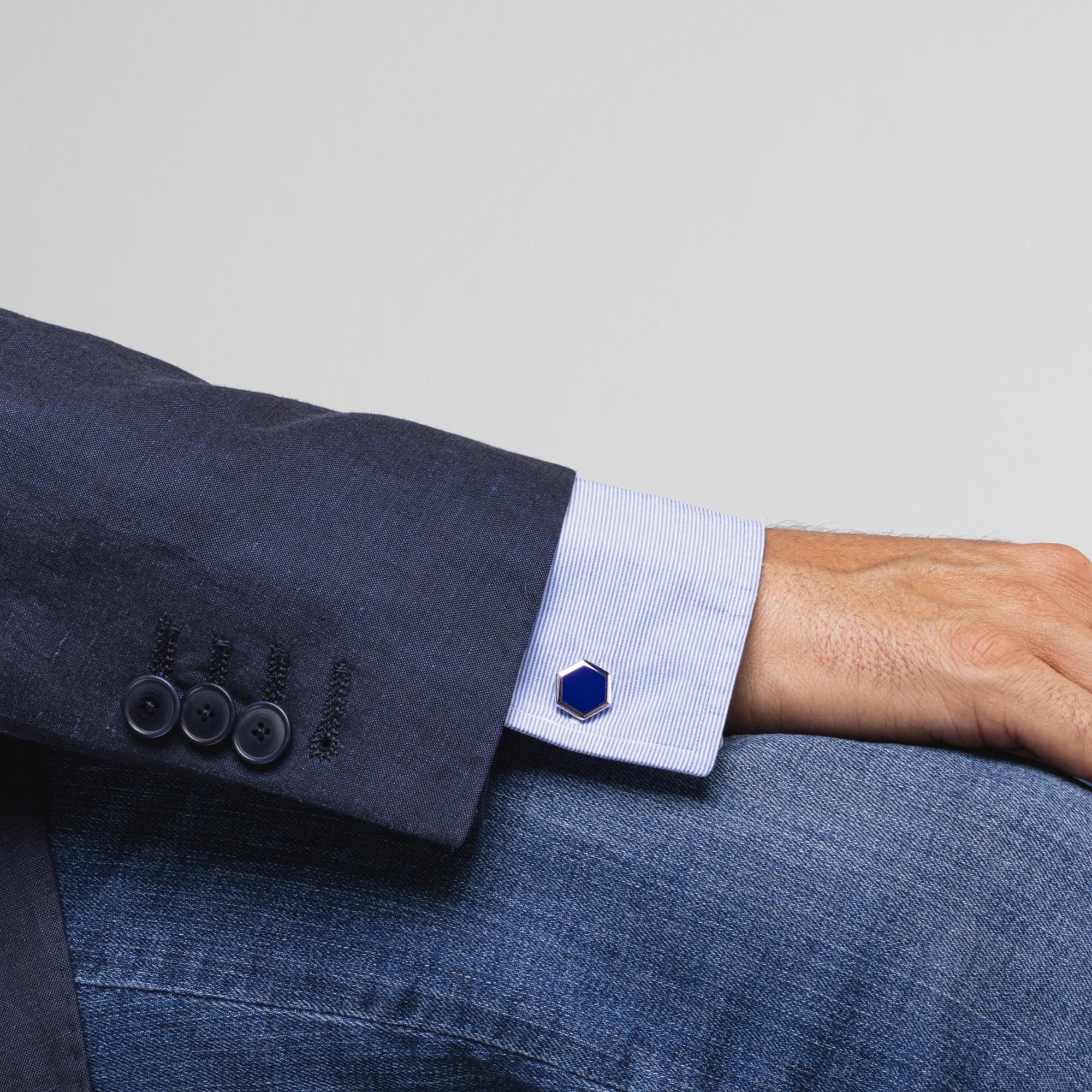 Alex Jona design collection, hand crafted in Italy, 925/°°° sterling silver cufflinks with blue enamel. Dimensions: 0.59