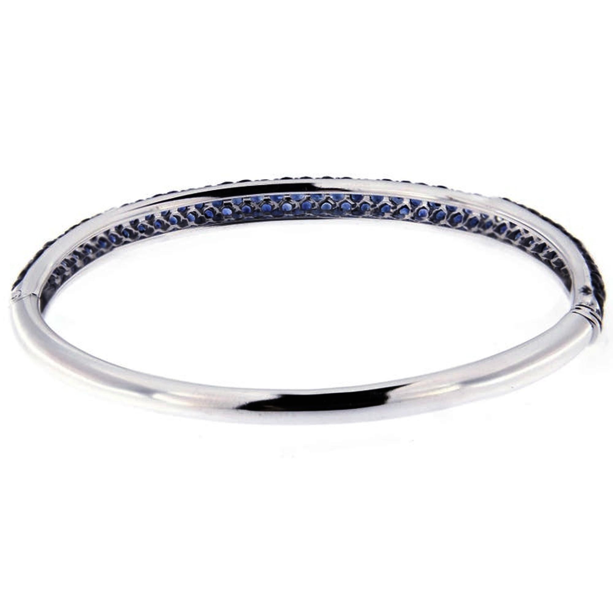 Alex Jona Blue Sapphire 18 Karat White Gold Bangle Bracelet In New Condition For Sale In Torino, IT