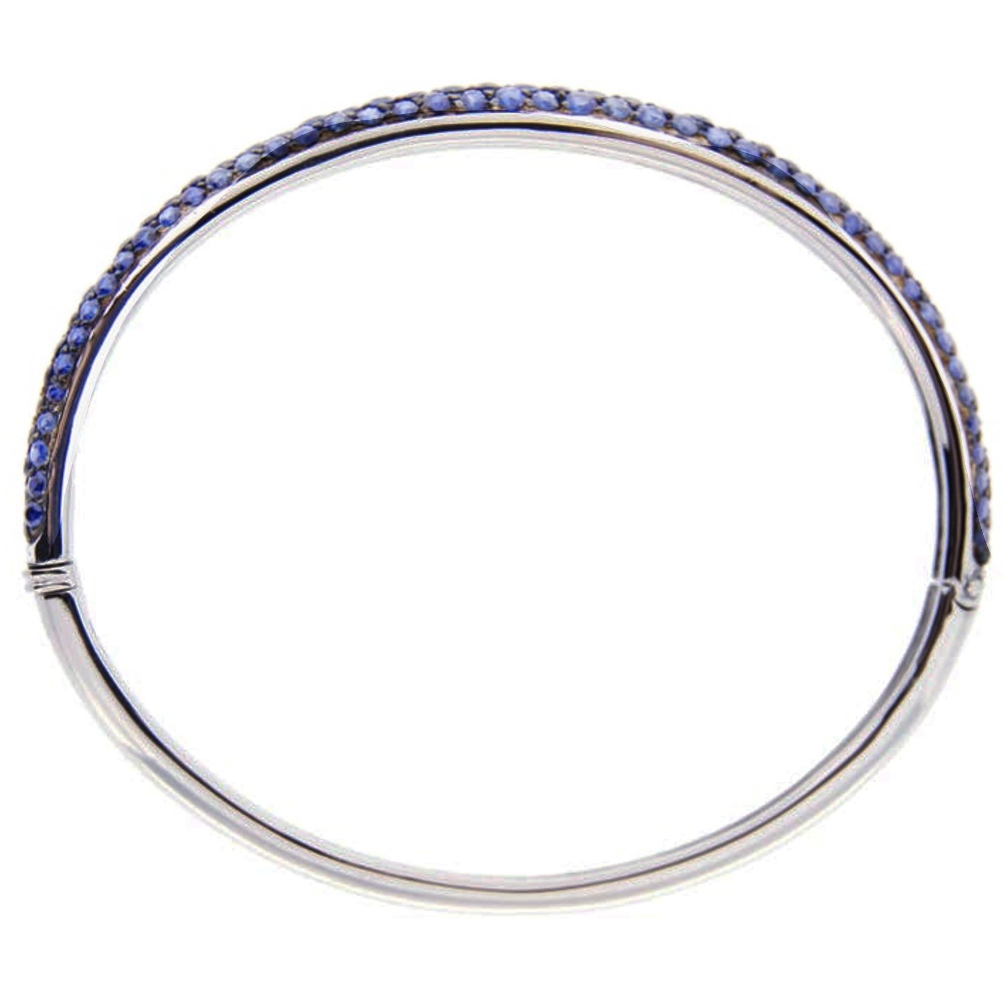 Round Cut Alex Jona Blue Sapphire 18 Karat White Gold Bangle Bracelet For Sale