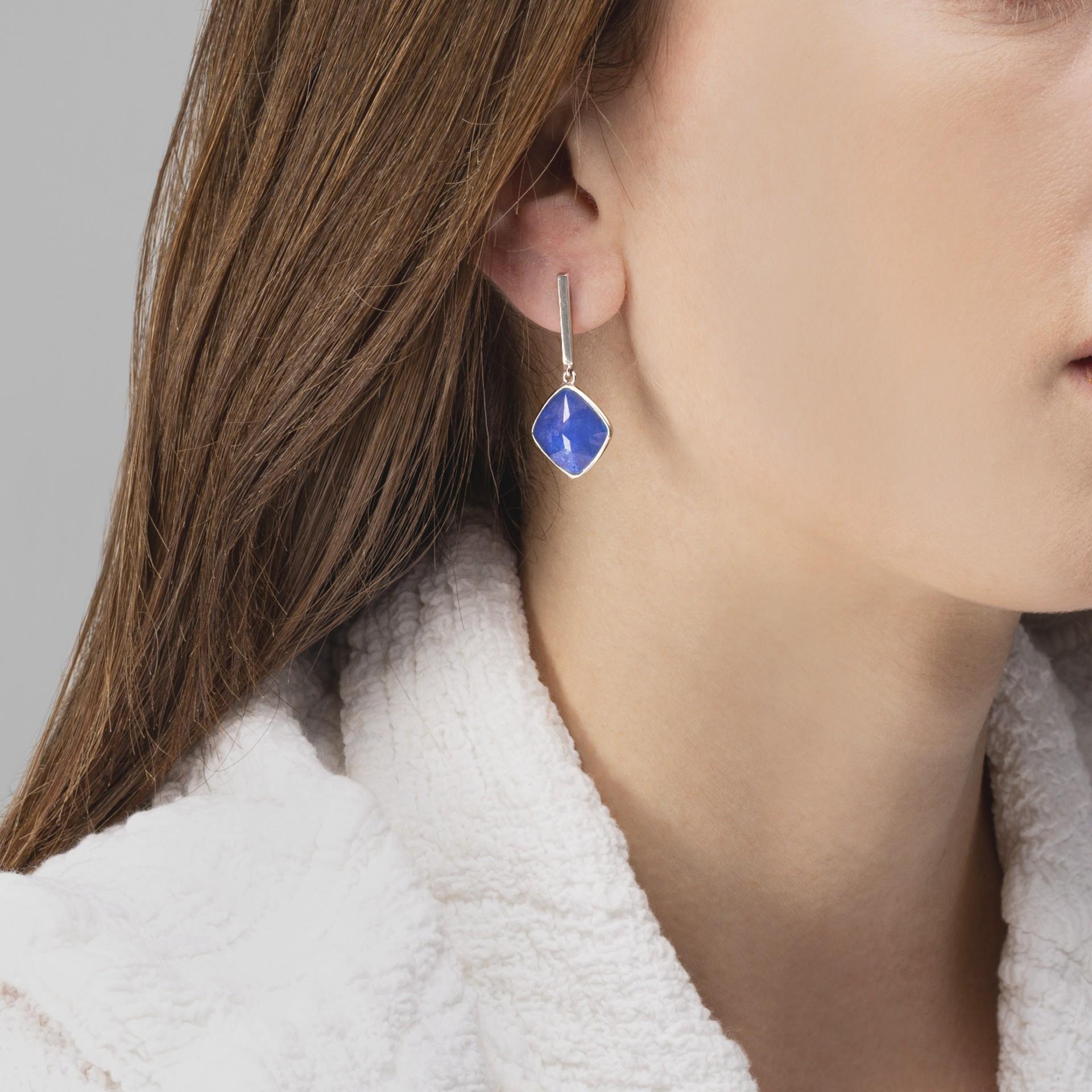 Alex Jona Blue Sapphire Quartz 18 Karat White Gold Drop Earrings In New Condition For Sale In Torino, IT