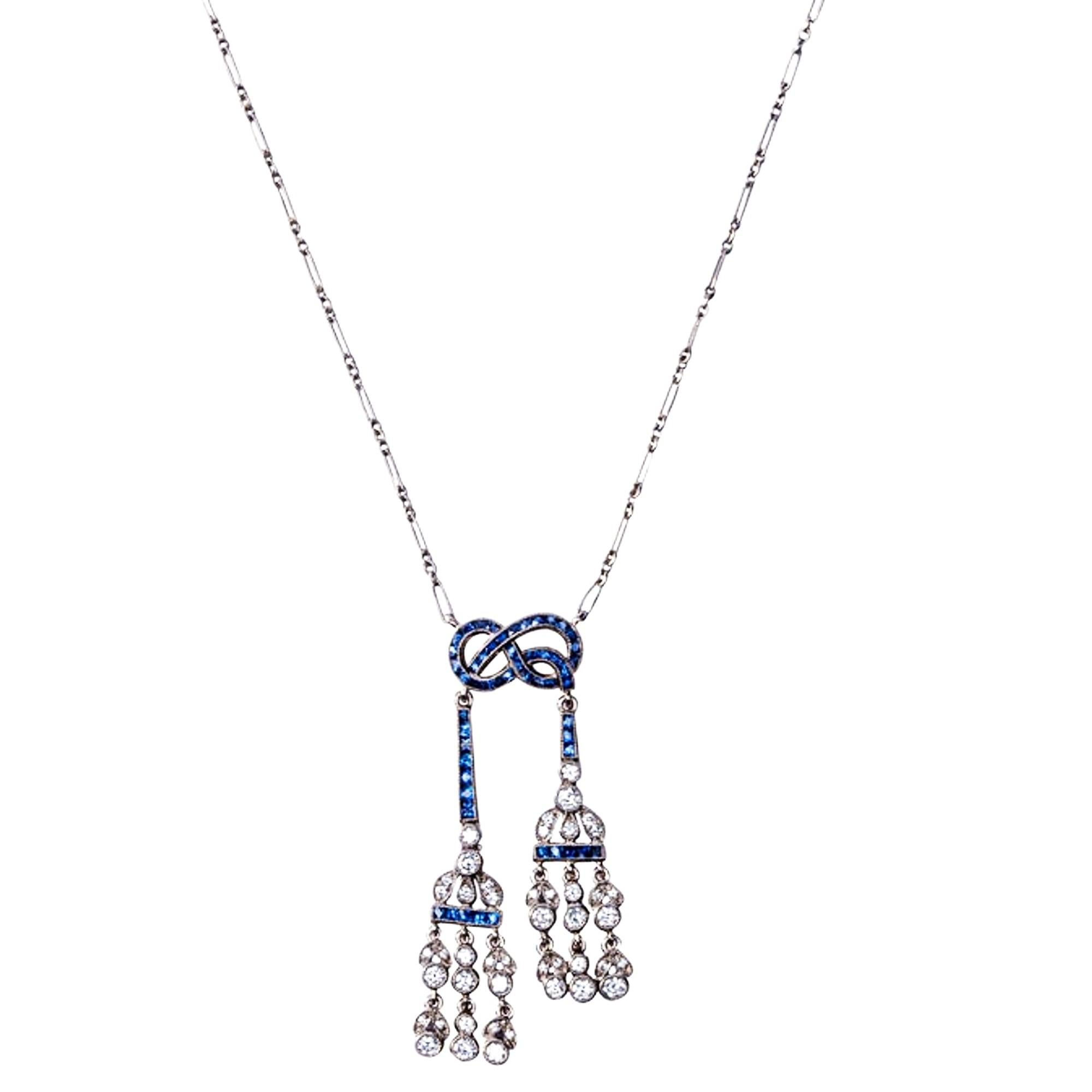 Halskette mit Anhänger aus 18 Karat Weißgold mit blauem Saphir und weißem Diamanten von Jona (Rundschliff) im Angebot