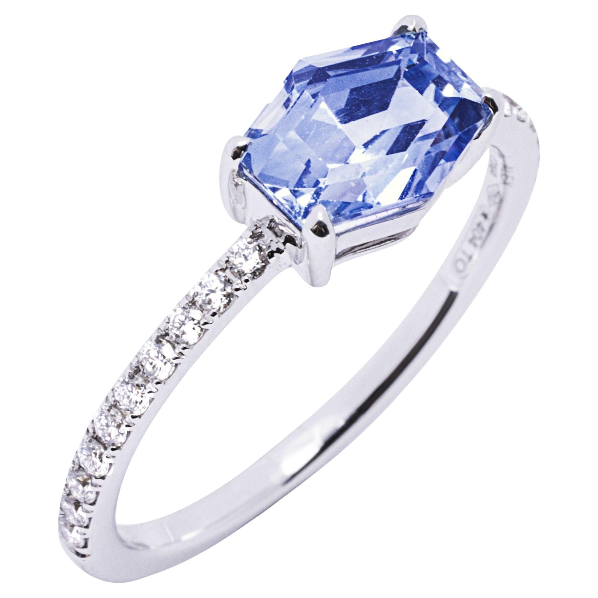 Alex Jona, bague solitaire en or blanc avec saphir bleu et diamant blanc en vente