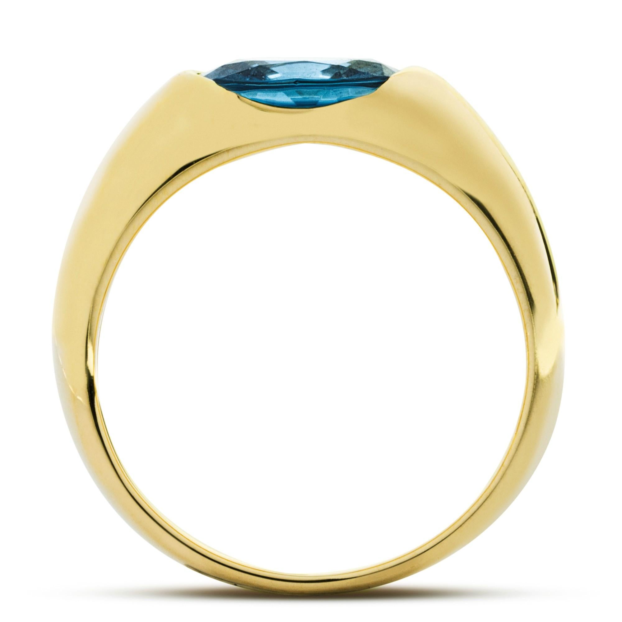 Anello a fascia in oro giallo 18 carati con zircone blu di Alex Jona in vendita 1