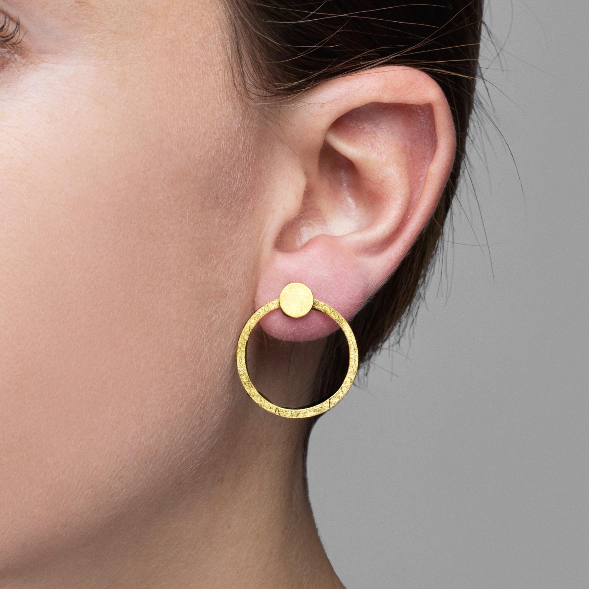 Alex Jona design collection, hand crafted in Italy, 18 karat brushed yellow gold hoop pendant earrings.
Dimensions: W 0.78in/19mm, D 0.08in/2.18mm.

Alex Jona jewels stand out, not only for their special design and for the excellent quality of the