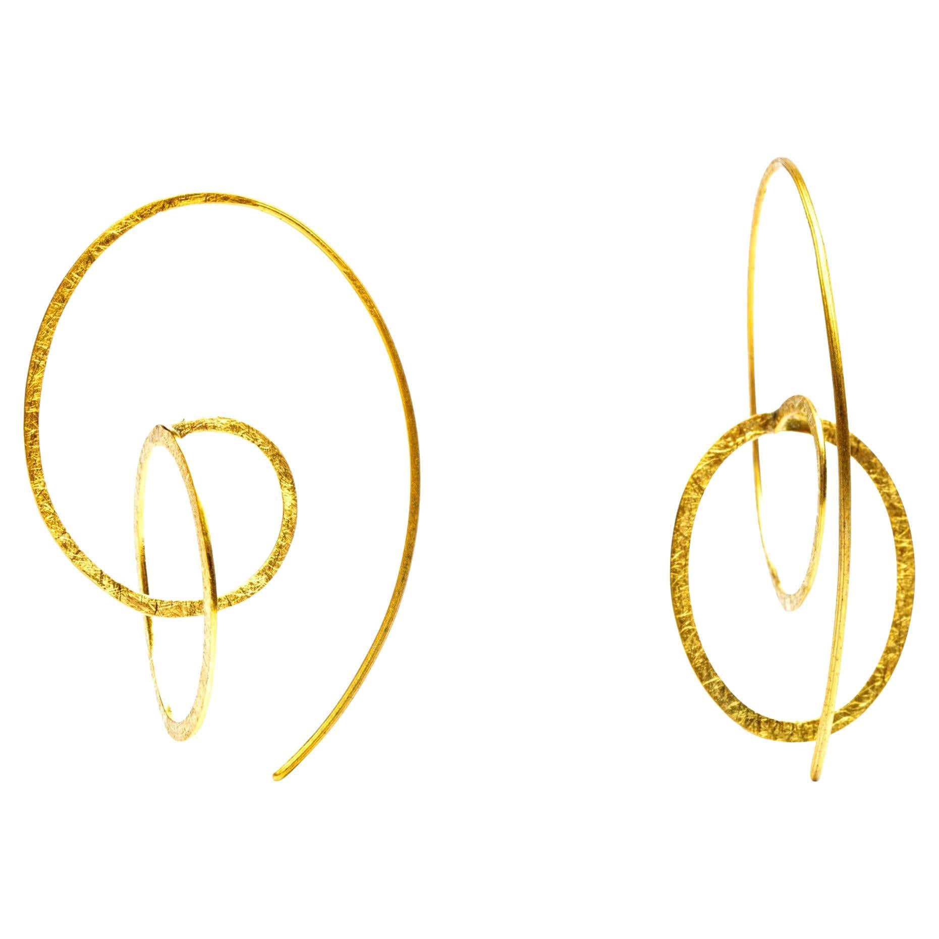 Contemporain Alex Jona Pendants d'oreilles brossés en or jaune 18 carats en vente