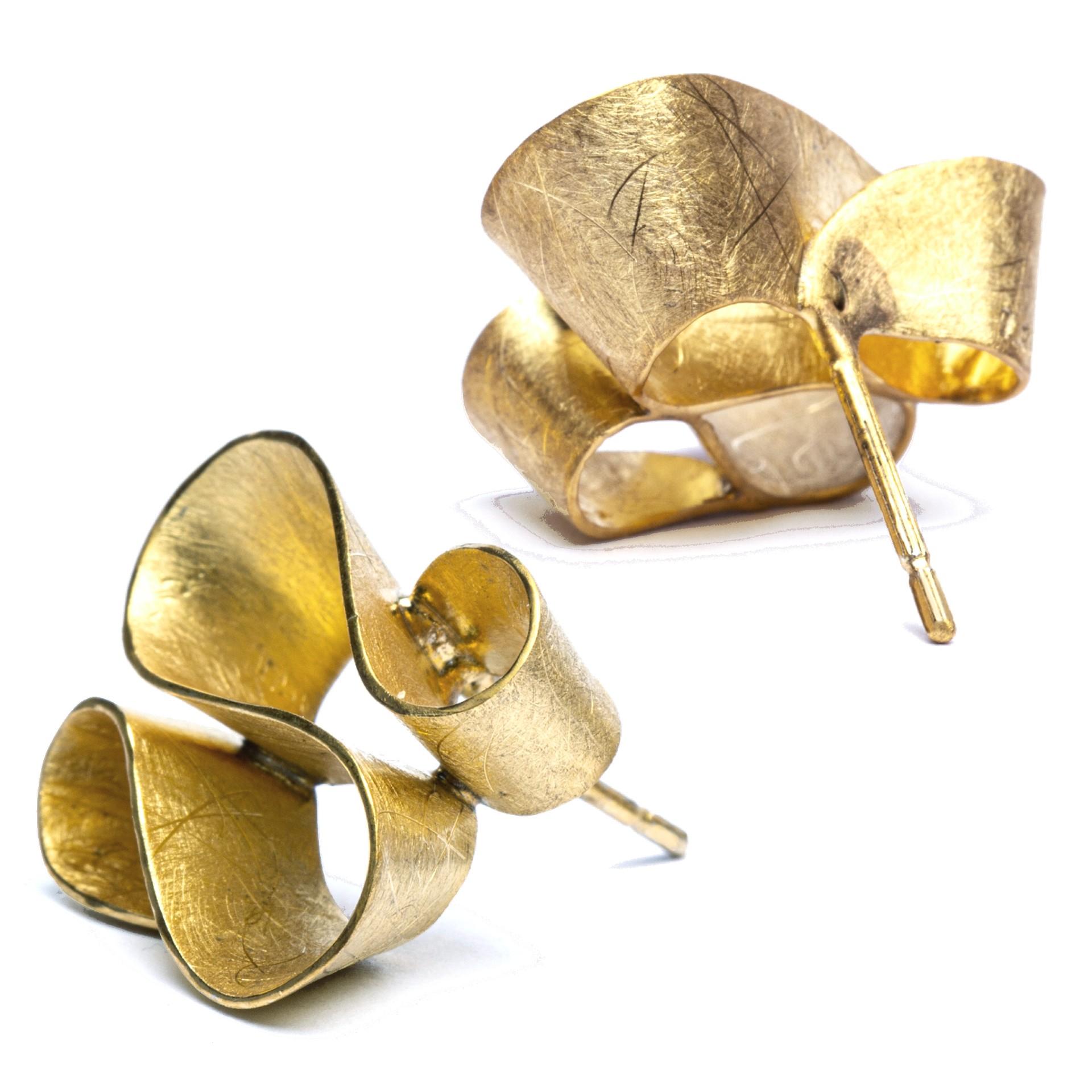 Contemporary Alex Jona Brushed 18 Karat Yellow Gold Ribbon Stud Earrings For Sale
