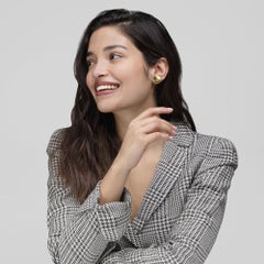 Alex Jona Ohrstecker aus gebürstetem 18 Karat Gelbgold