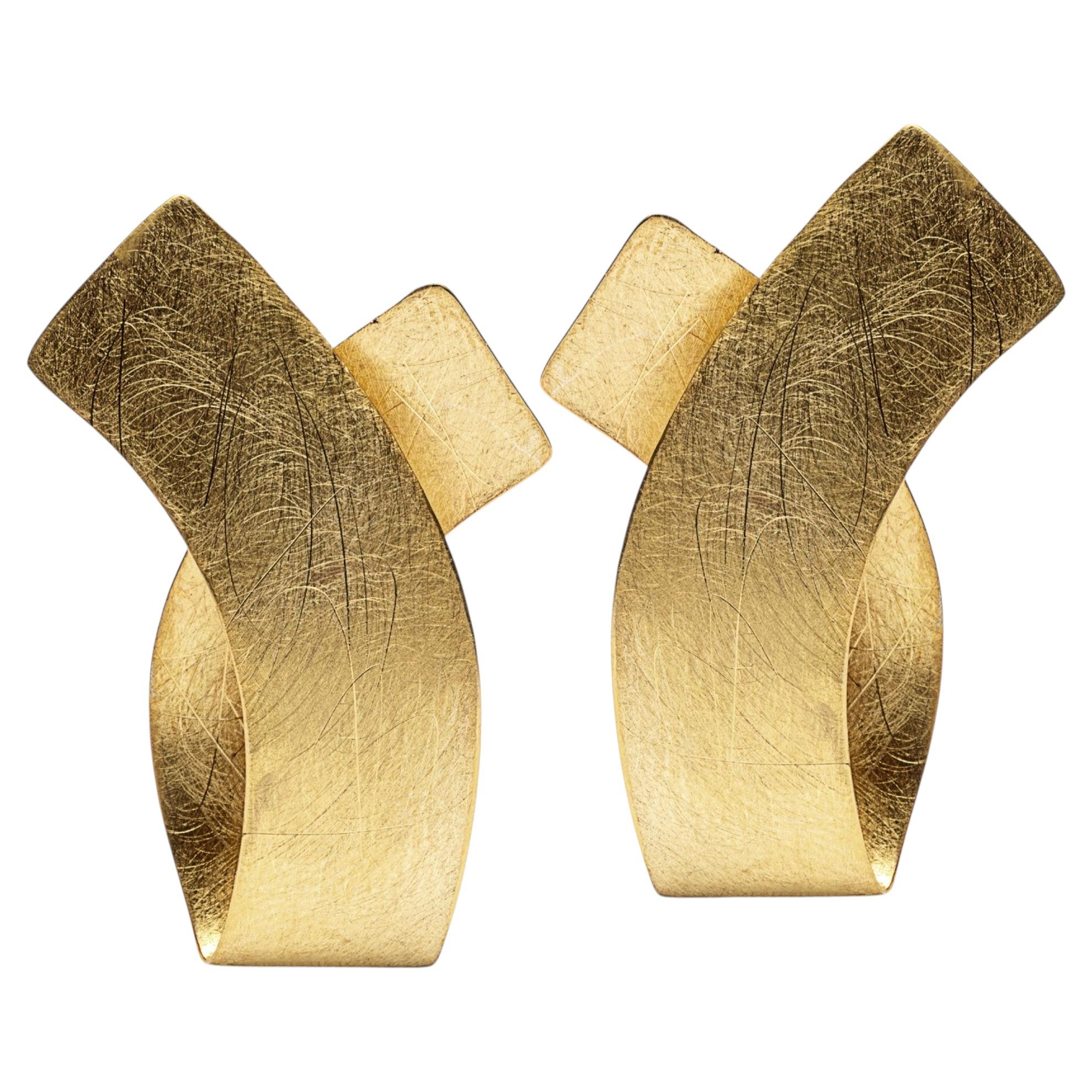 Alex Jona, clous d'oreilles en or jaune brossé 18 carats