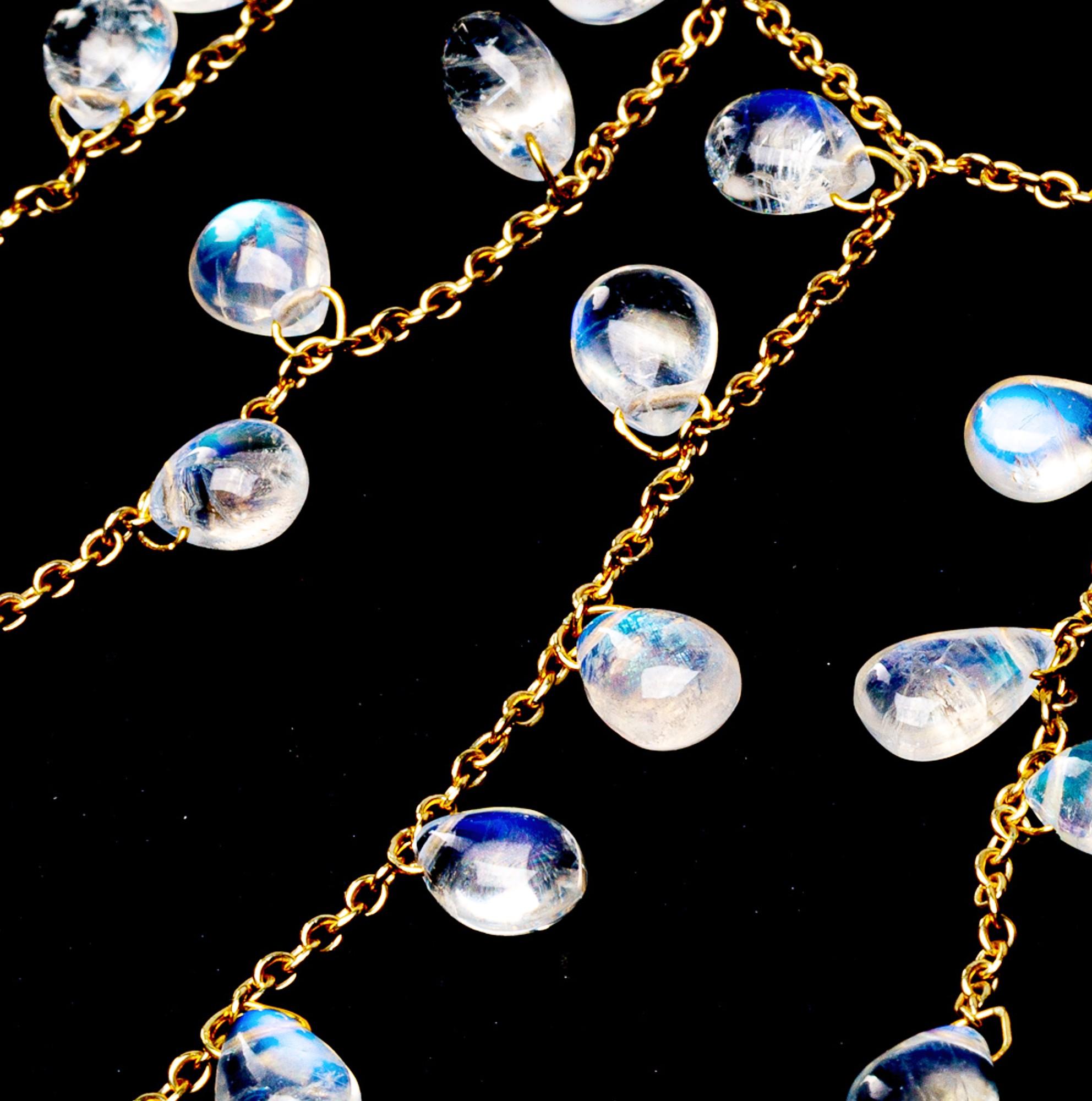 Taille poire Alex Jona, collier en or jaune 18 carats avec pierre de lune birmane en vente