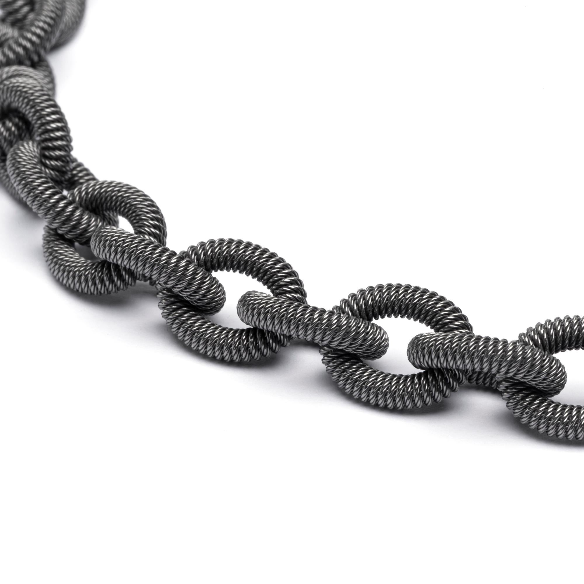 Alex Jona Burnished Sterling Silver Twisted Wire Chain Link Necklace In New Condition For Sale In Torino, IT