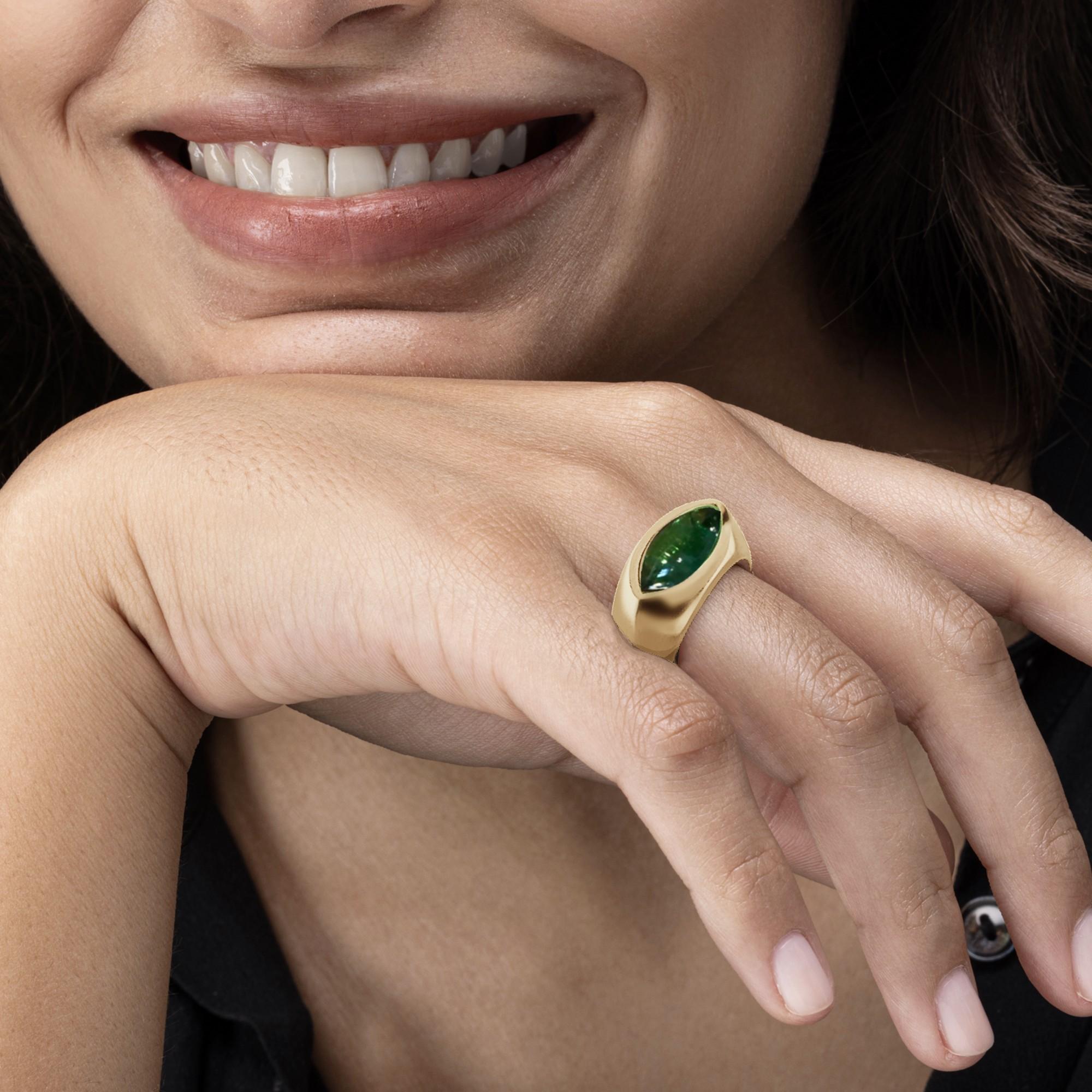 Alex Jona, bague en or jaune 18 carats avec cabochon de tsavorite Pour femmes en vente