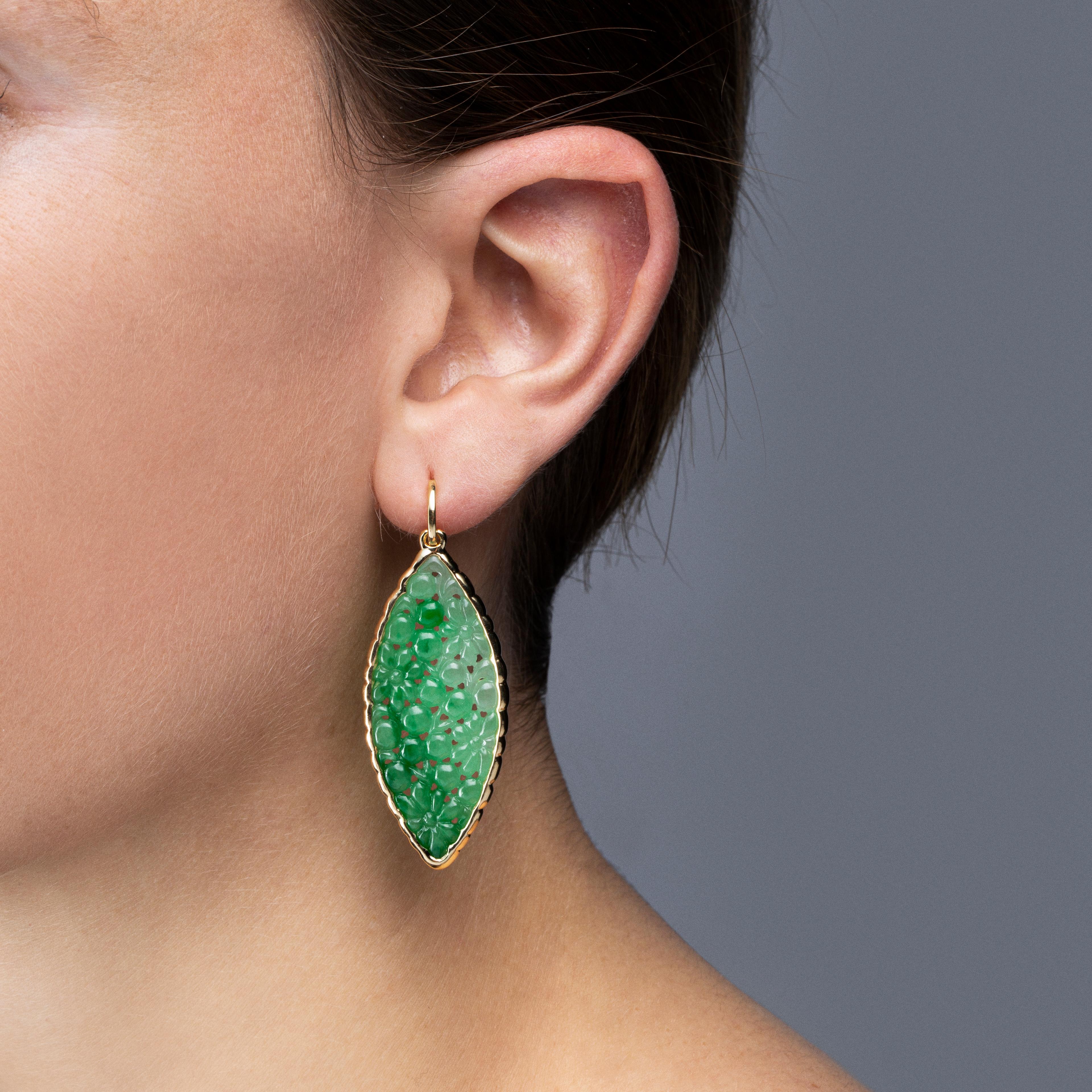 Alex Jona design collection, hand crafted in Italy, 18 karat yellow gold carved Burmese Jade one-ok-a-kind pendant earrings.
Dimensions : H 2.18in/55.5mm,W 0.78in/20mm, D 0.13in/3.5mm.

Alex Jona jewels stand out, not only for their special design