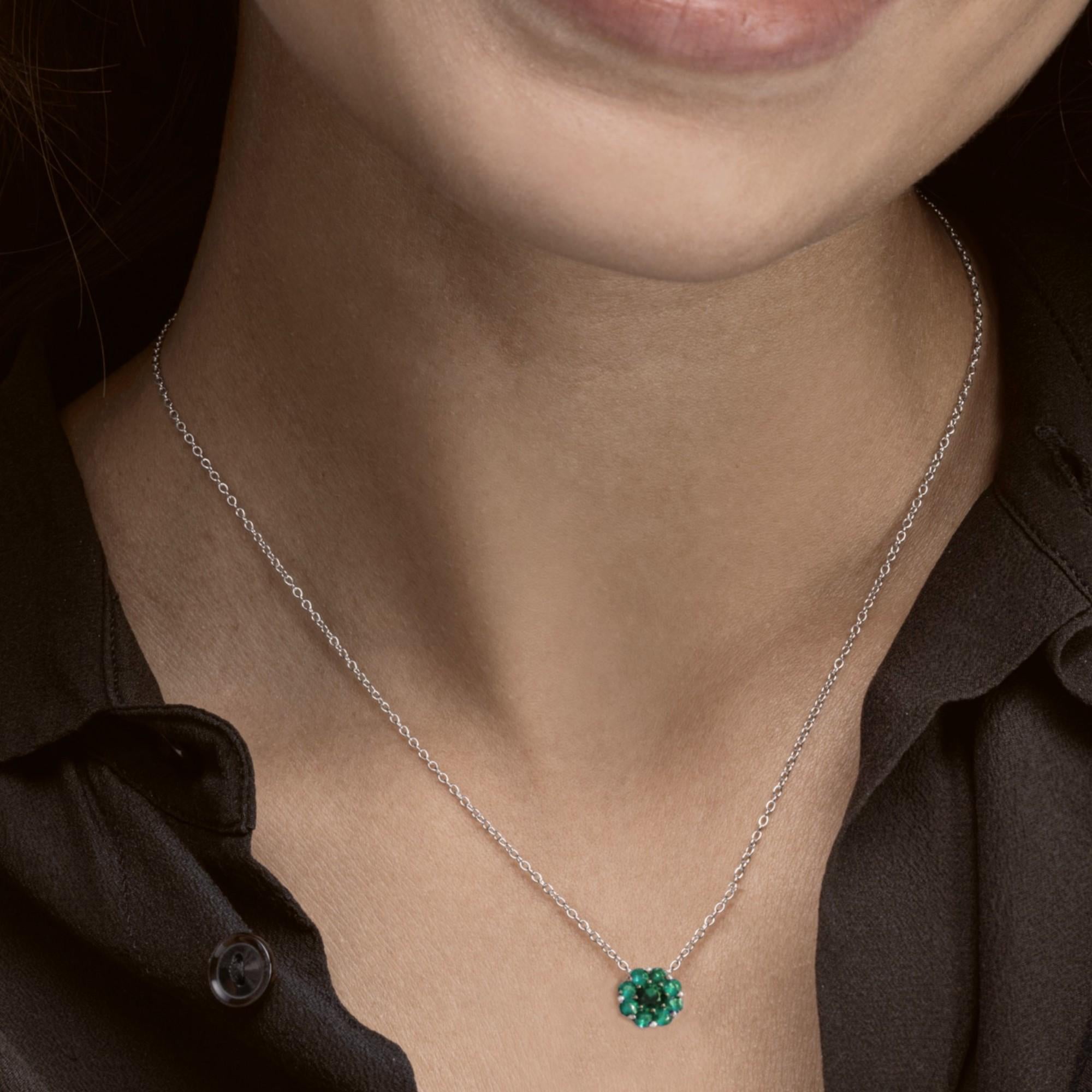 Alex Jona, collier pendentif fleur en or blanc 18 carats et émeraude Unisexe en vente