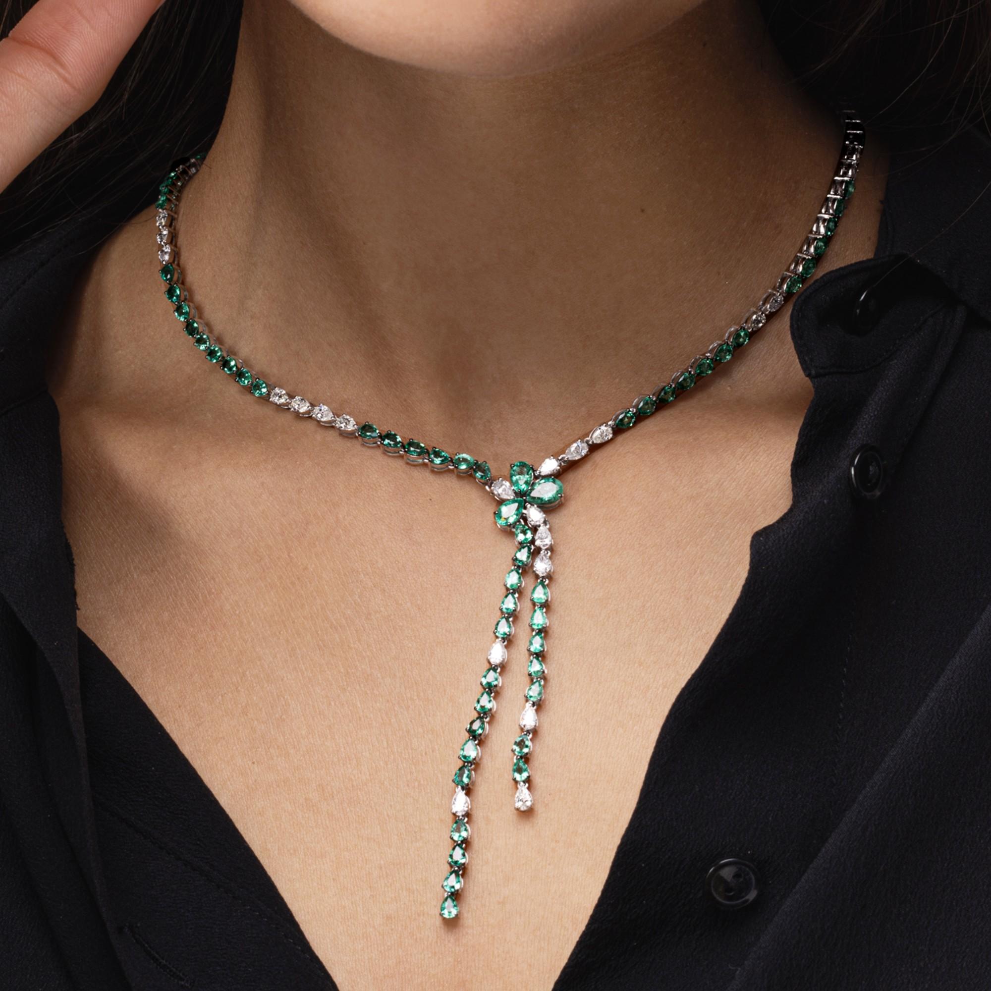Women's  Alex Jona Emerald White Diamond 18 Karat White Gold Flexible Scarf Necklace For Sale