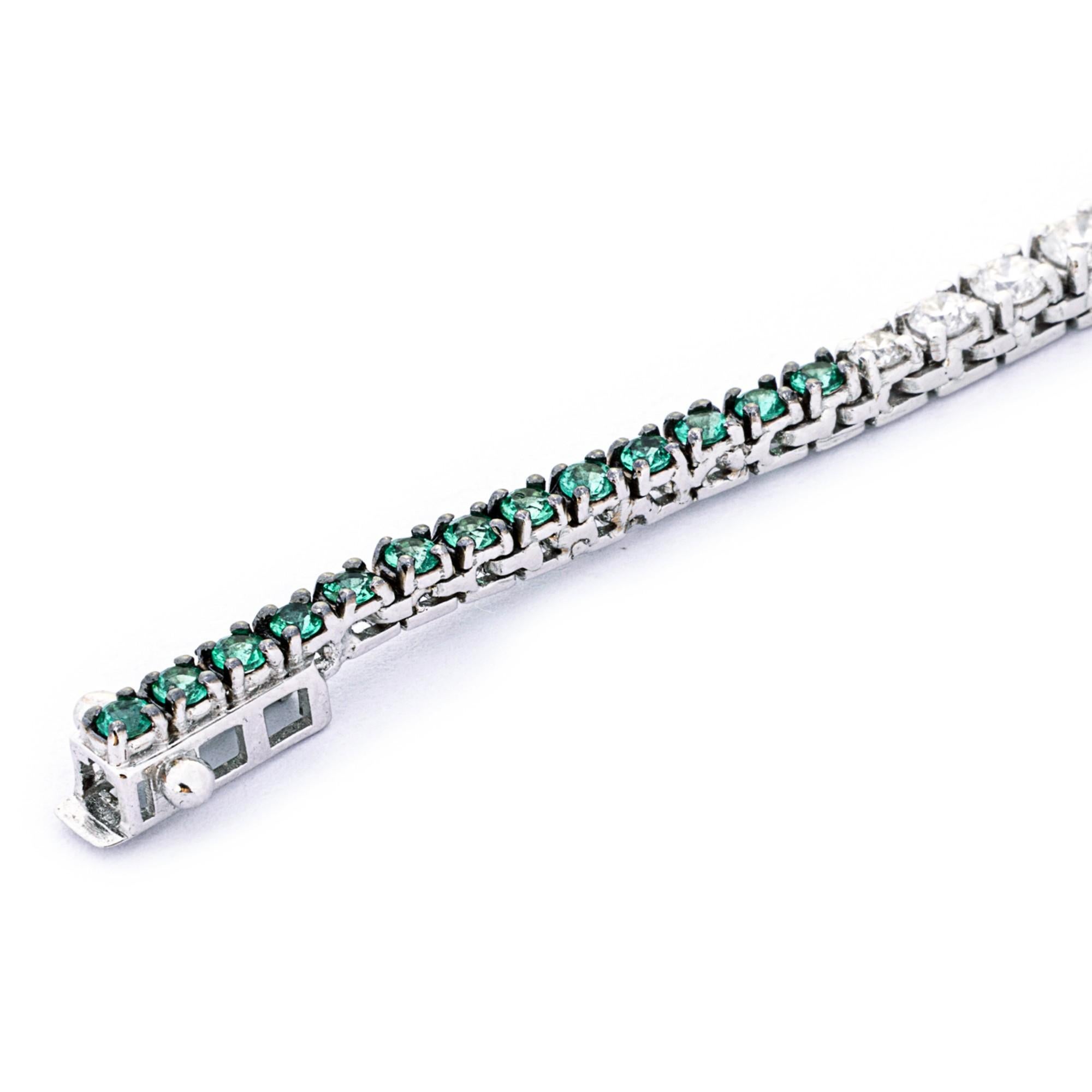  Alex Jona Emerald White Diamond 18 Karat White Gold Necklace For Sale 1