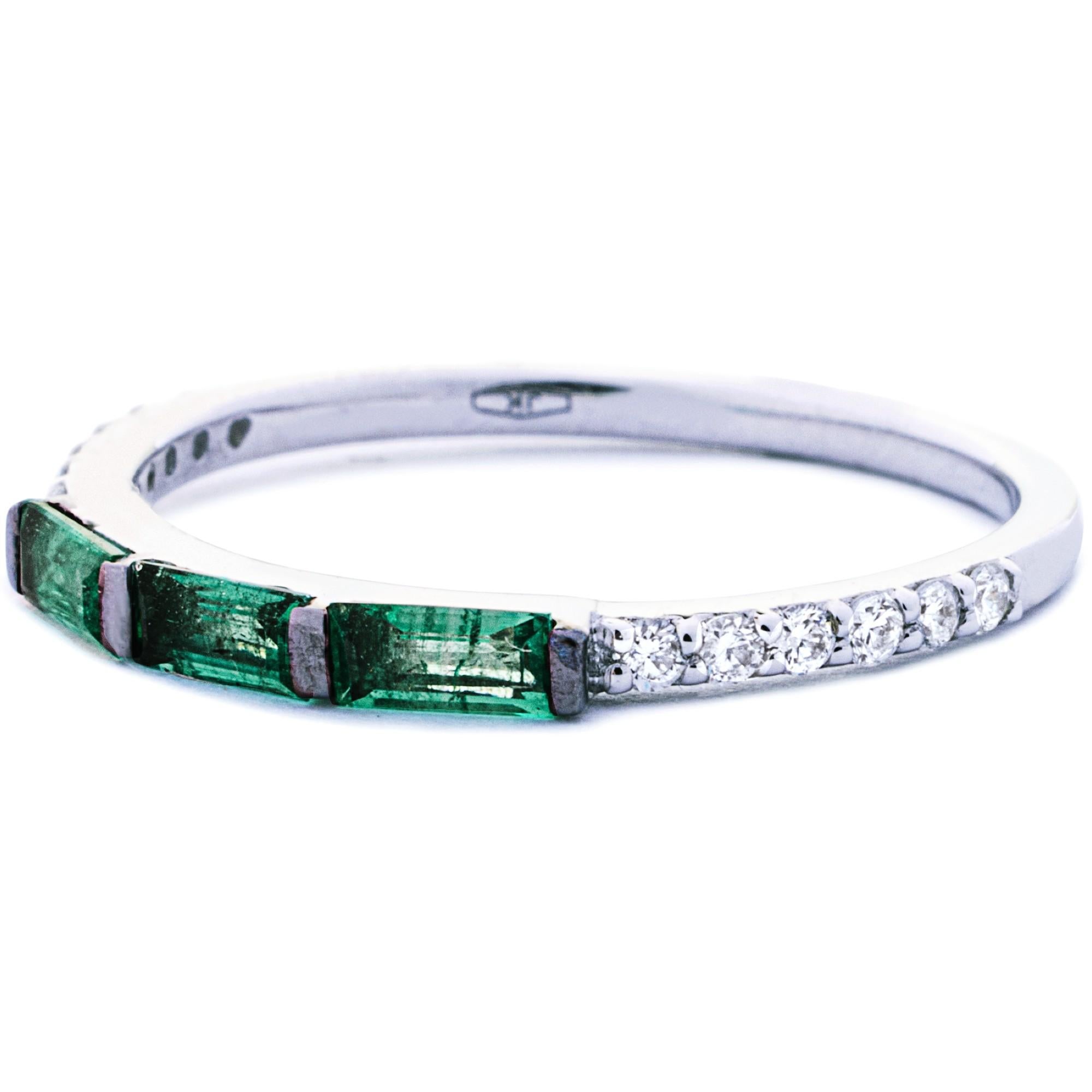 Alex Jona Emerald White Diamond 18 Karat White Gold Ring In New Condition For Sale In Torino, IT