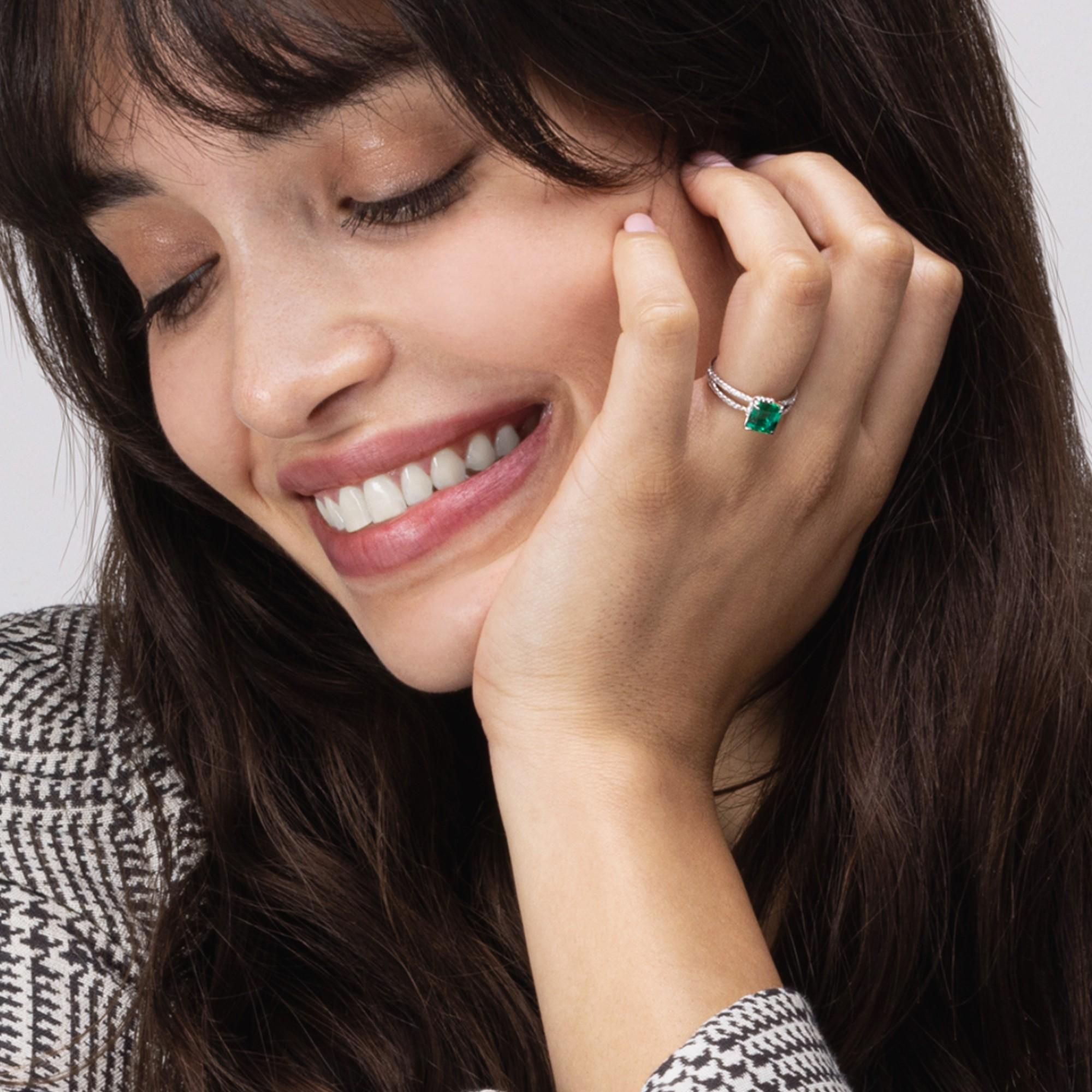 Women's or Men's Alex Jona Emerald White Diamond 18 Karat White Gold Solitaire Ring For Sale