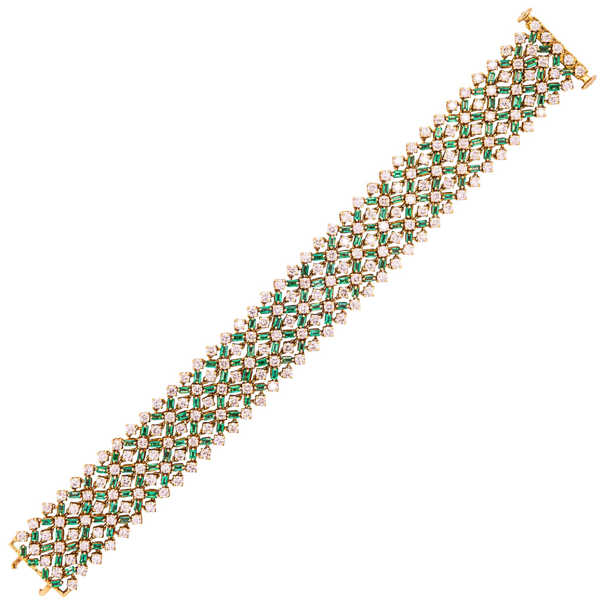 Contemporary Alex Jona Emerald White Diamond 18 Karat Yellow Gold Stole Bracelet For Sale