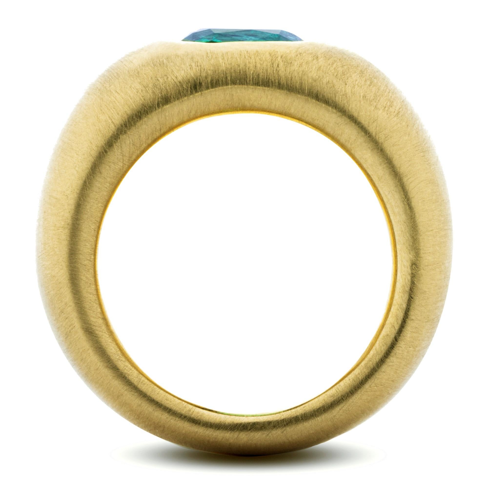Women's or Men's Alex Jona Emerald Yellow Gold Brushed Band Ring For Sale