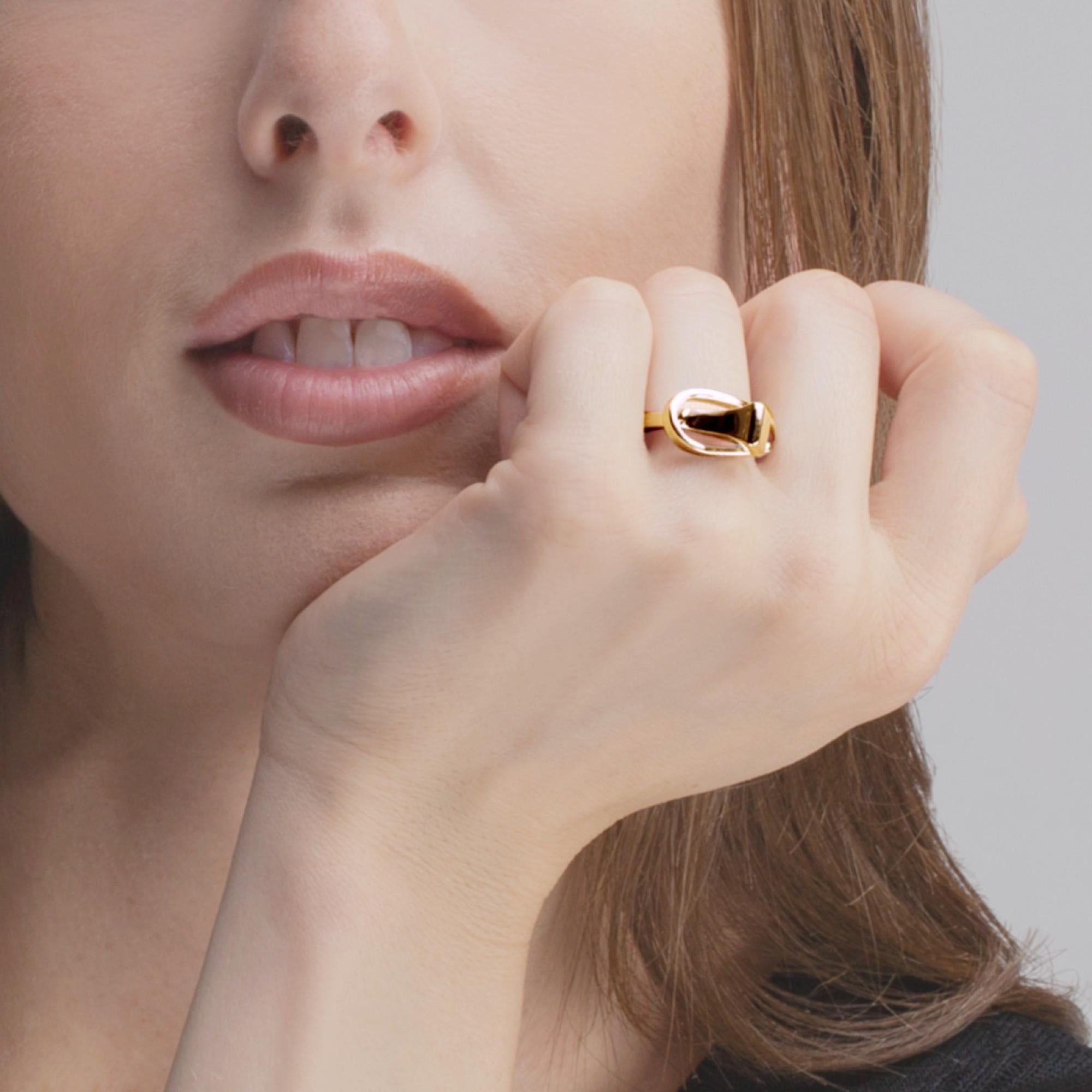 Alex Jona design collection, hand crafted in Italy, 18 Karat Yellow gold horse nail ring.
Alex Jona jewels stand out, not only for their special design and for the excellent quality of the gemstones, but also for the careful attention given to