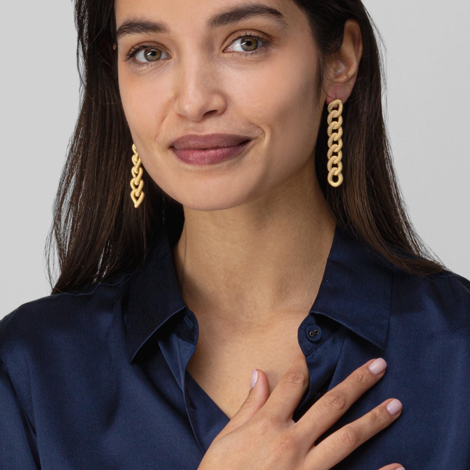 Vergoldete Sterlingsilber Curb Link-Ohrringe mit Anhänger von Jona für Damen oder Herren im Angebot