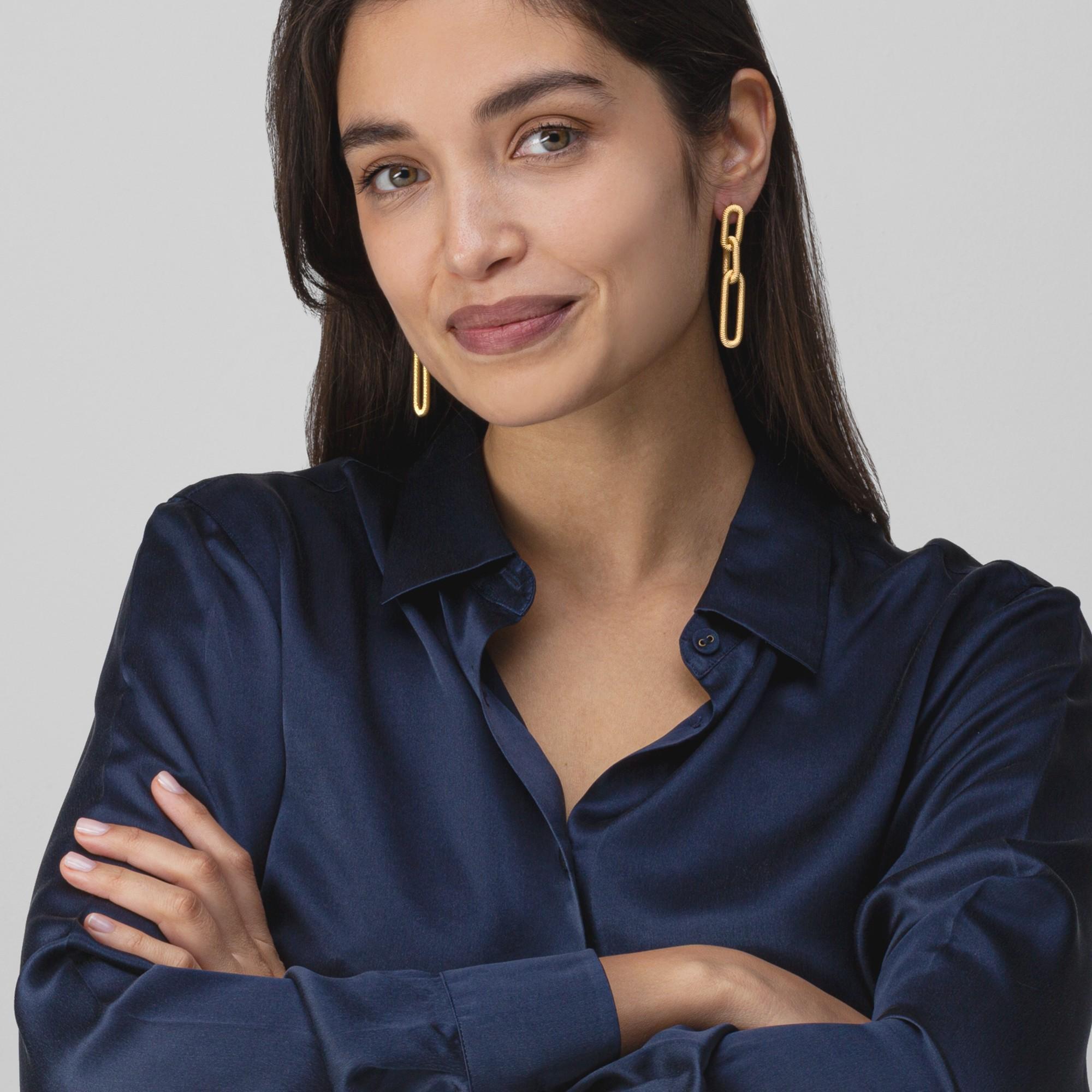 Alex Jona design collection, hand crafted in Italy, gold-plated sterling silver twisted wire link chain ear pendants.

Alex Jona jewels stand out, not only for their special design and for the excellent quality of the gemstones, but also for the