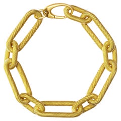 Alex Jona Pulsera de cadena de eslabones oblongos de alambre trenzado de plata de ley chapada en oro