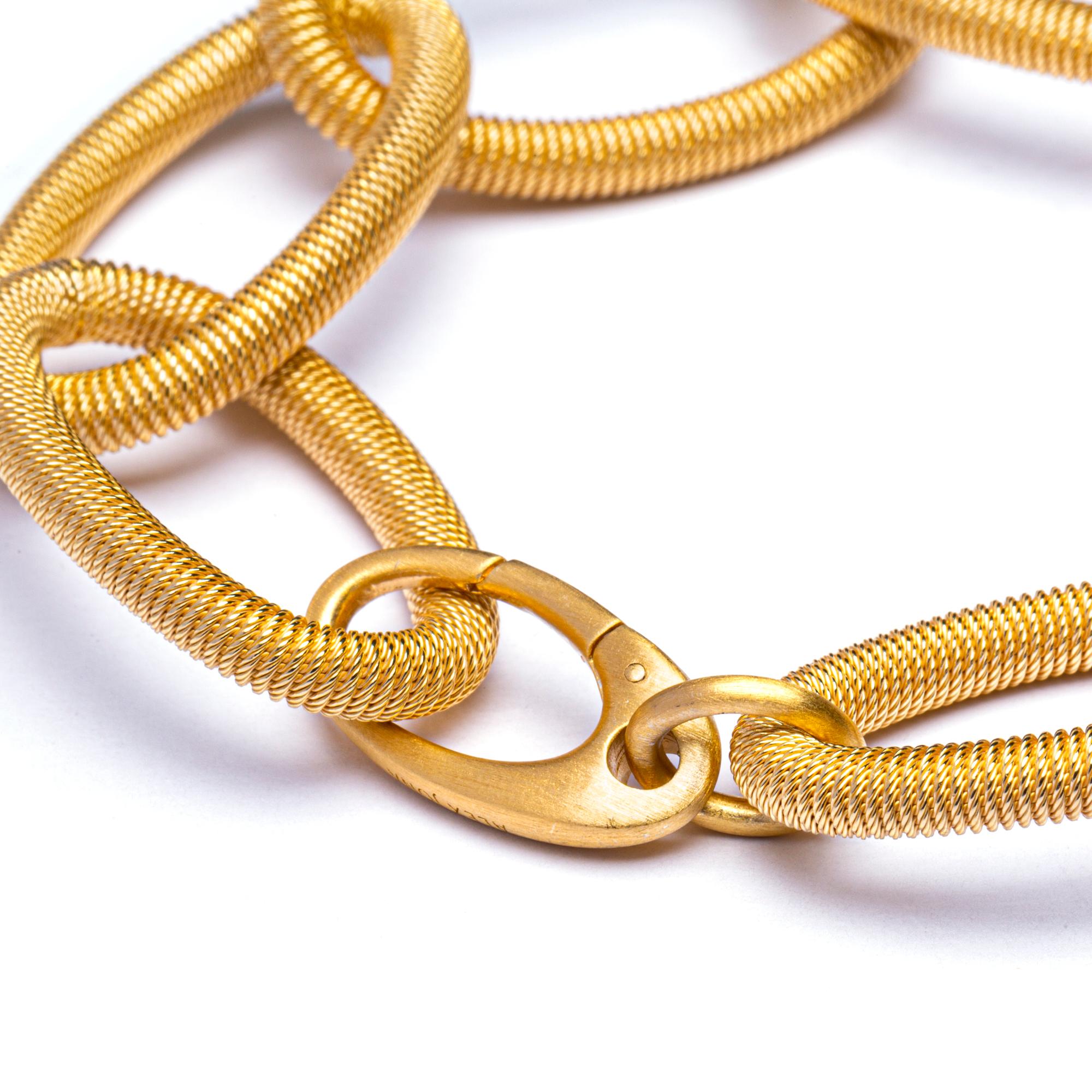 Alex Jona Gold-Plated Sterling Silver Twisted Wire Oval Link Chain Bracelet In New Condition For Sale In Torino, IT