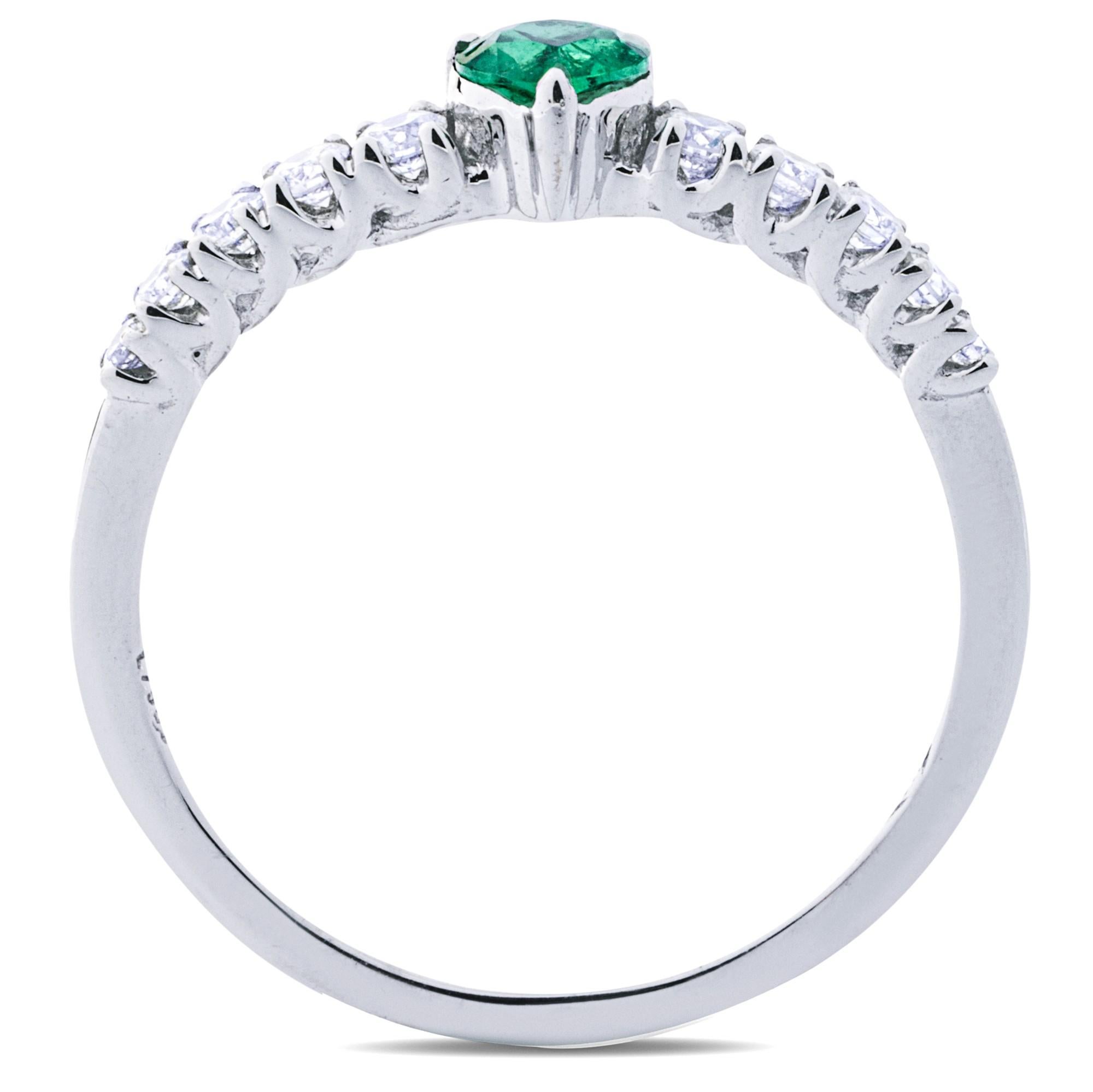 Alex Jona Heart Cut Emerald & White Diamond 18 Karat White Gold Solitaire Ring For Sale 2