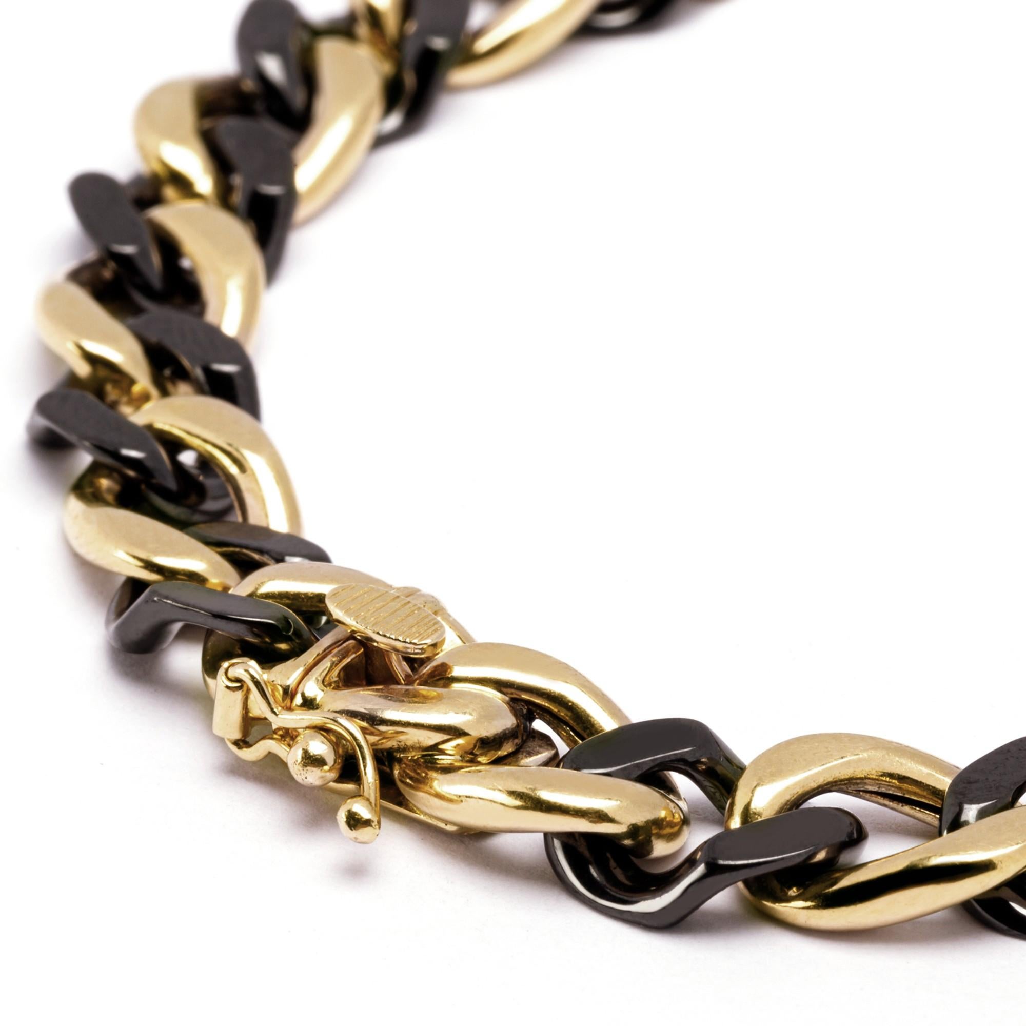 Contemporary Alex Jona High-Tech Black Ceramic 18 Karat Yellow Gold Curb-Link Bracelet For Sale
