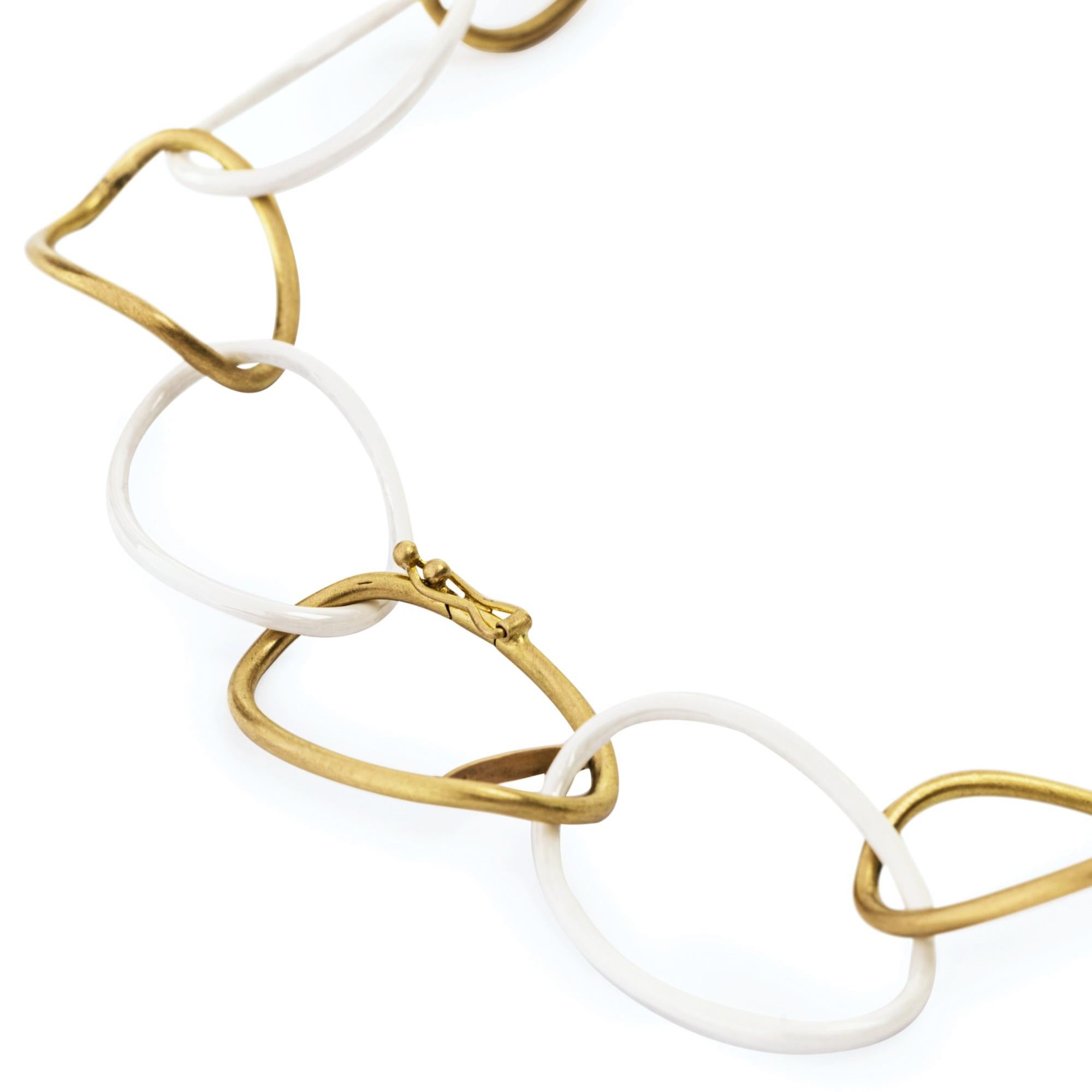 Collana A Link in ceramica bianca High Tech e oro giallo 18 carati di Alex Jona In condizioni Nuovo in vendita a Lugano, CH
