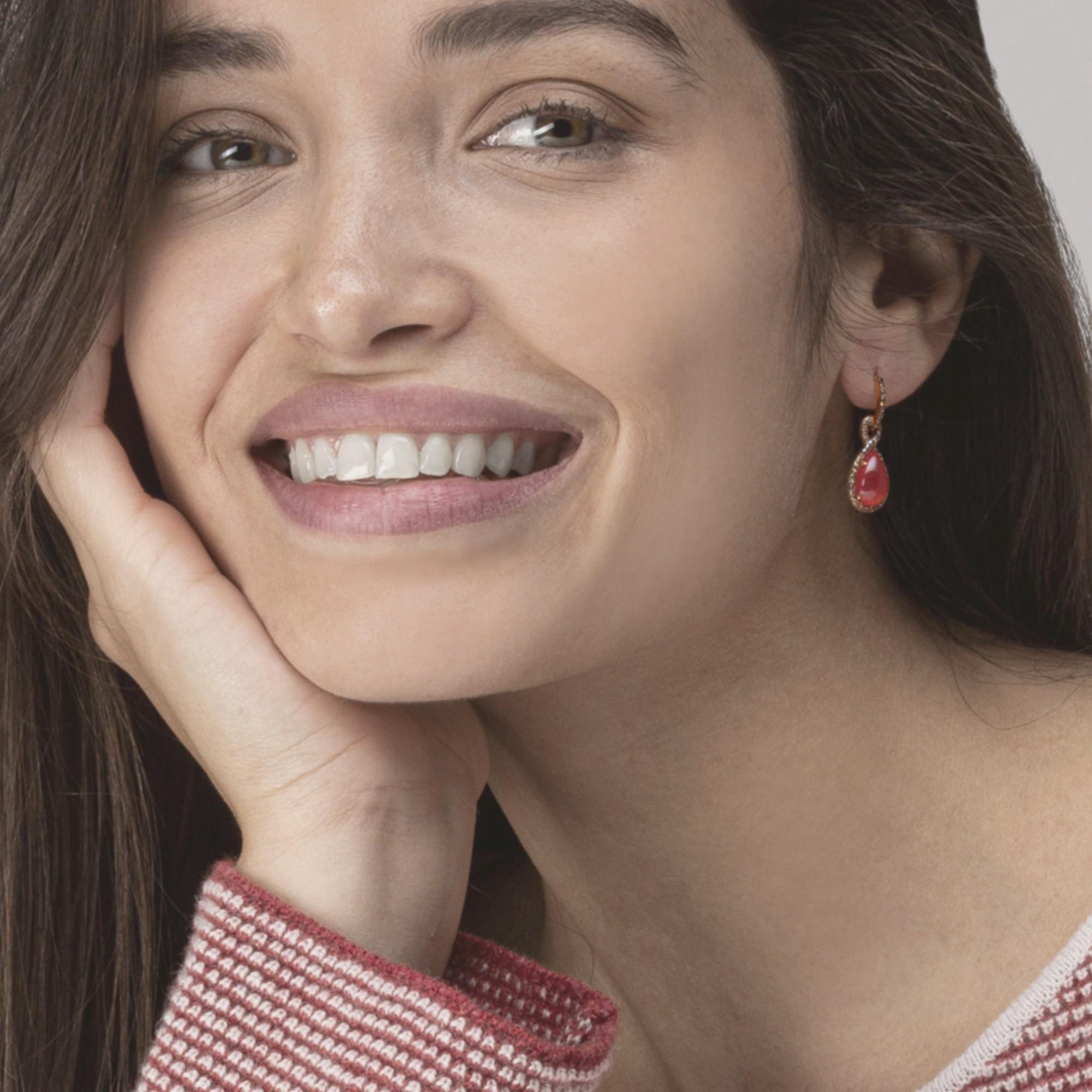 Contemporain Alex Jona pendants d'oreilles en or jaune 18 carats avec hydrogrossularite orange saphir en vente