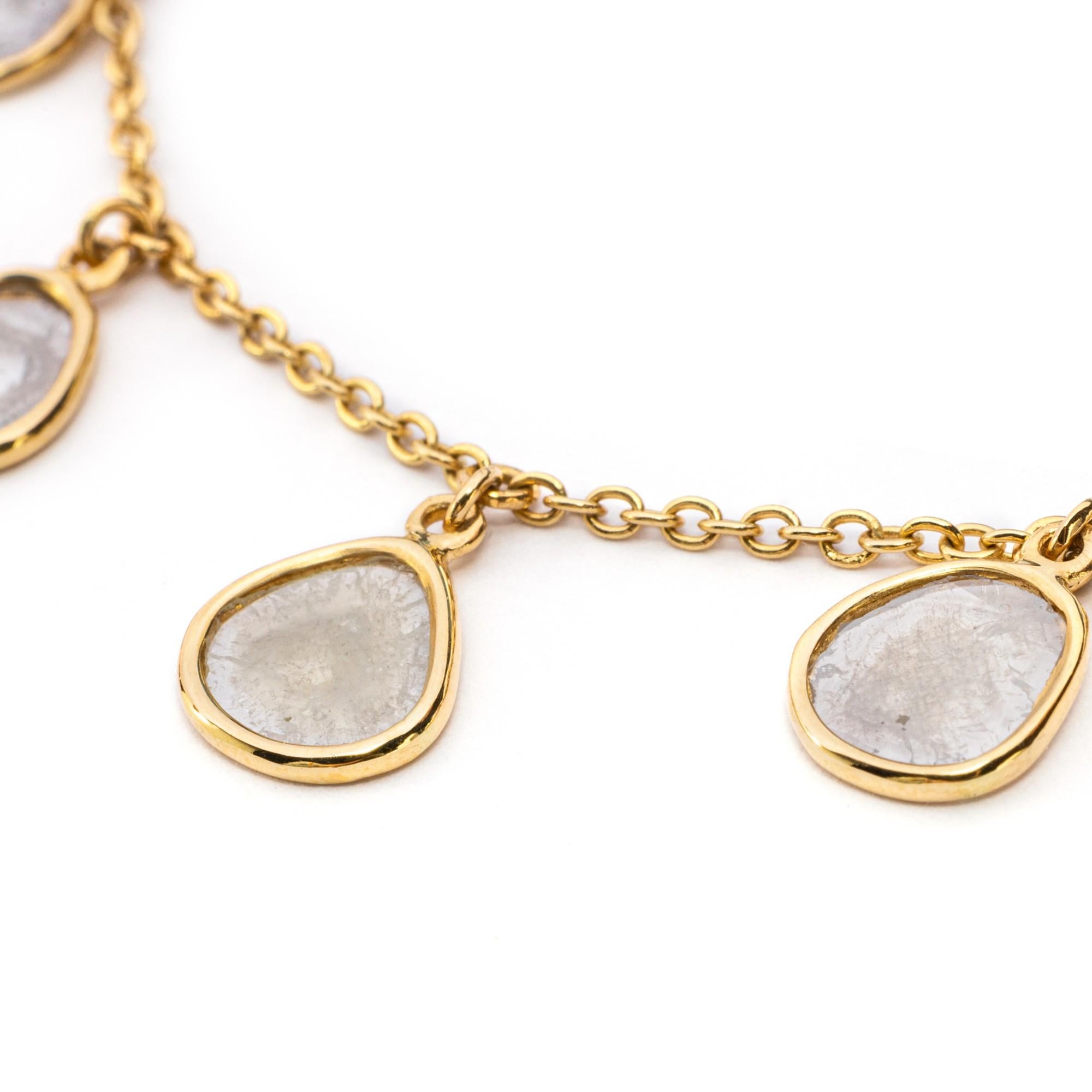Taille ronde Alex Jona, collier à breloques tranchées en or jaune 18 carats et diamants gris glace en vente