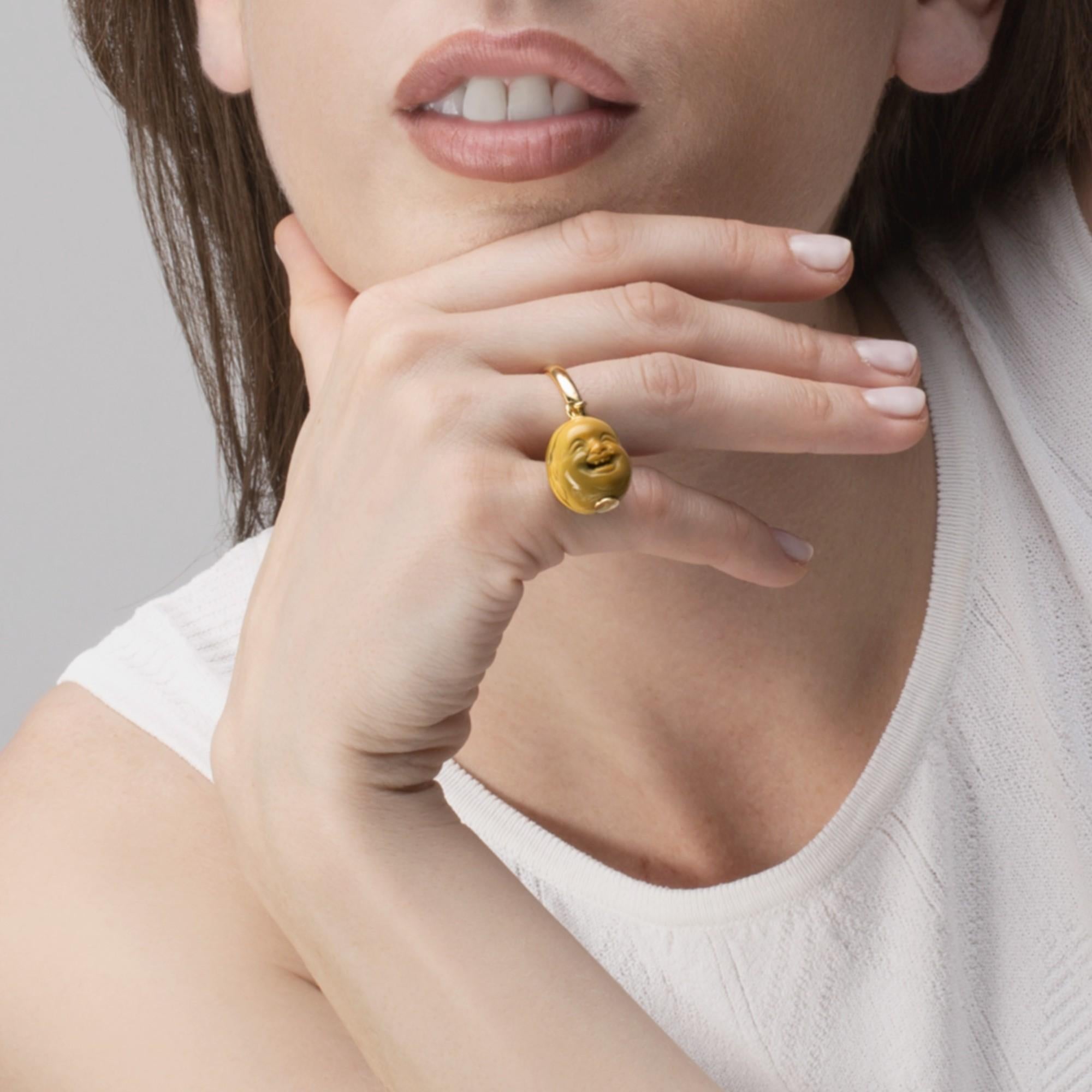 Alex Jona Jasper Smile Face Charm 18 Karat Yellow Gold Ring In New Condition For Sale In Lugano, CH