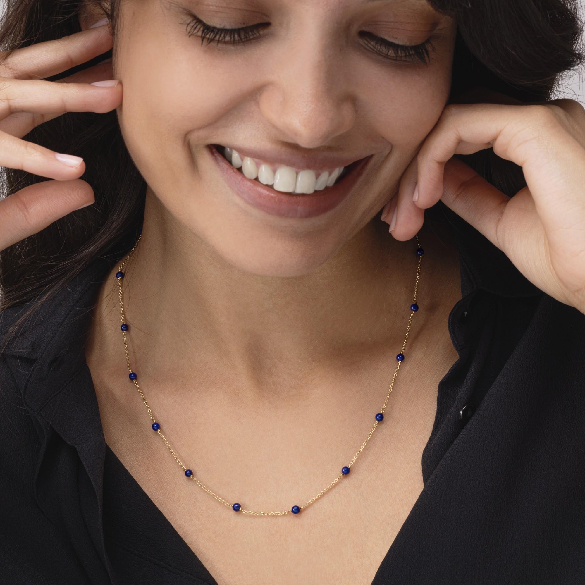 Alex Jona design collection, hand crafted in Italy, 18 karat yellow gold chain necklace alternating lapis lazuli beads.
Alex Jona jewels stand out, not only for their special design and for the excellent quality of the gemstones, but also for the