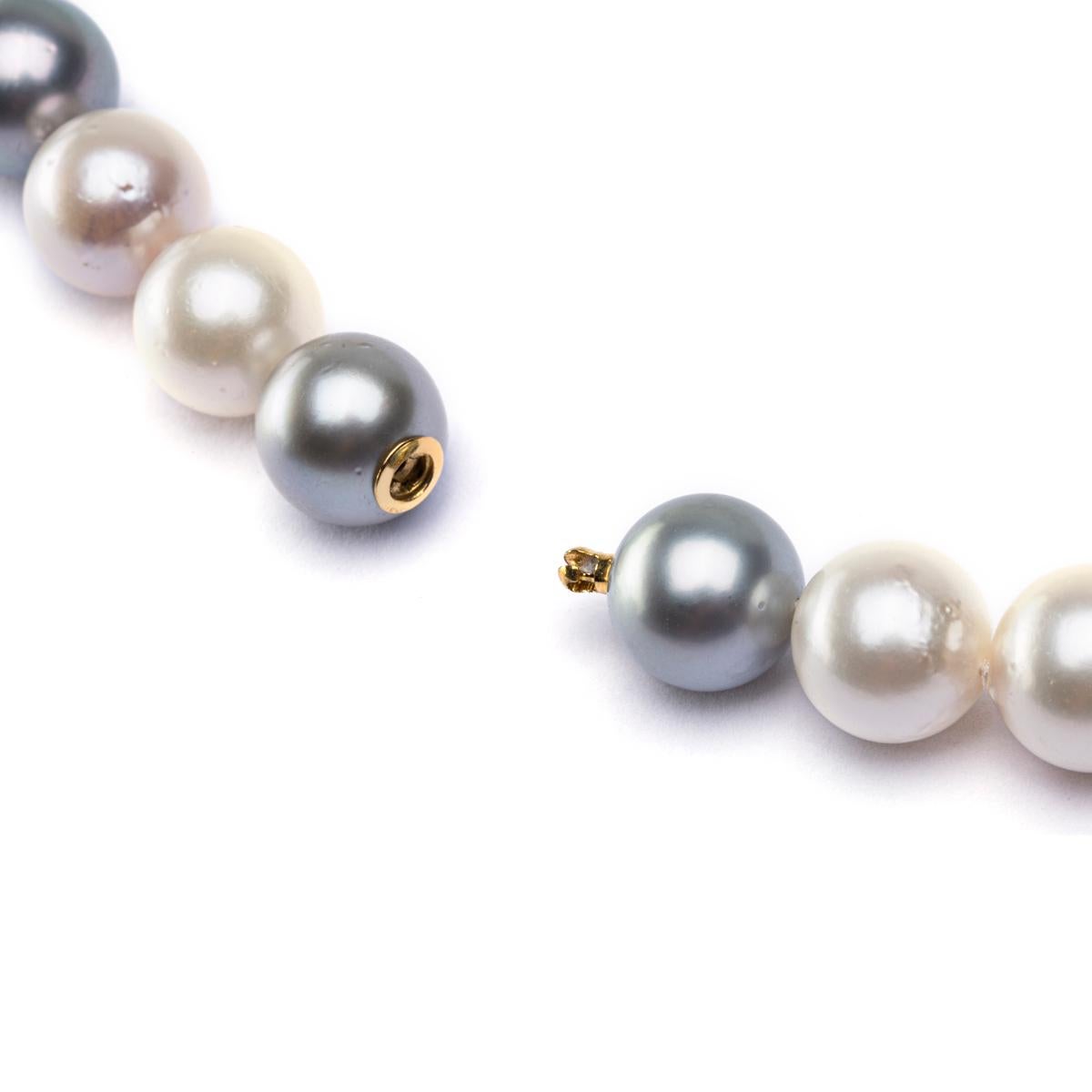 Alex Jona Long South Sea and Tahiti Light Grey Pearl Necklace In New Condition For Sale In Lugano, CH