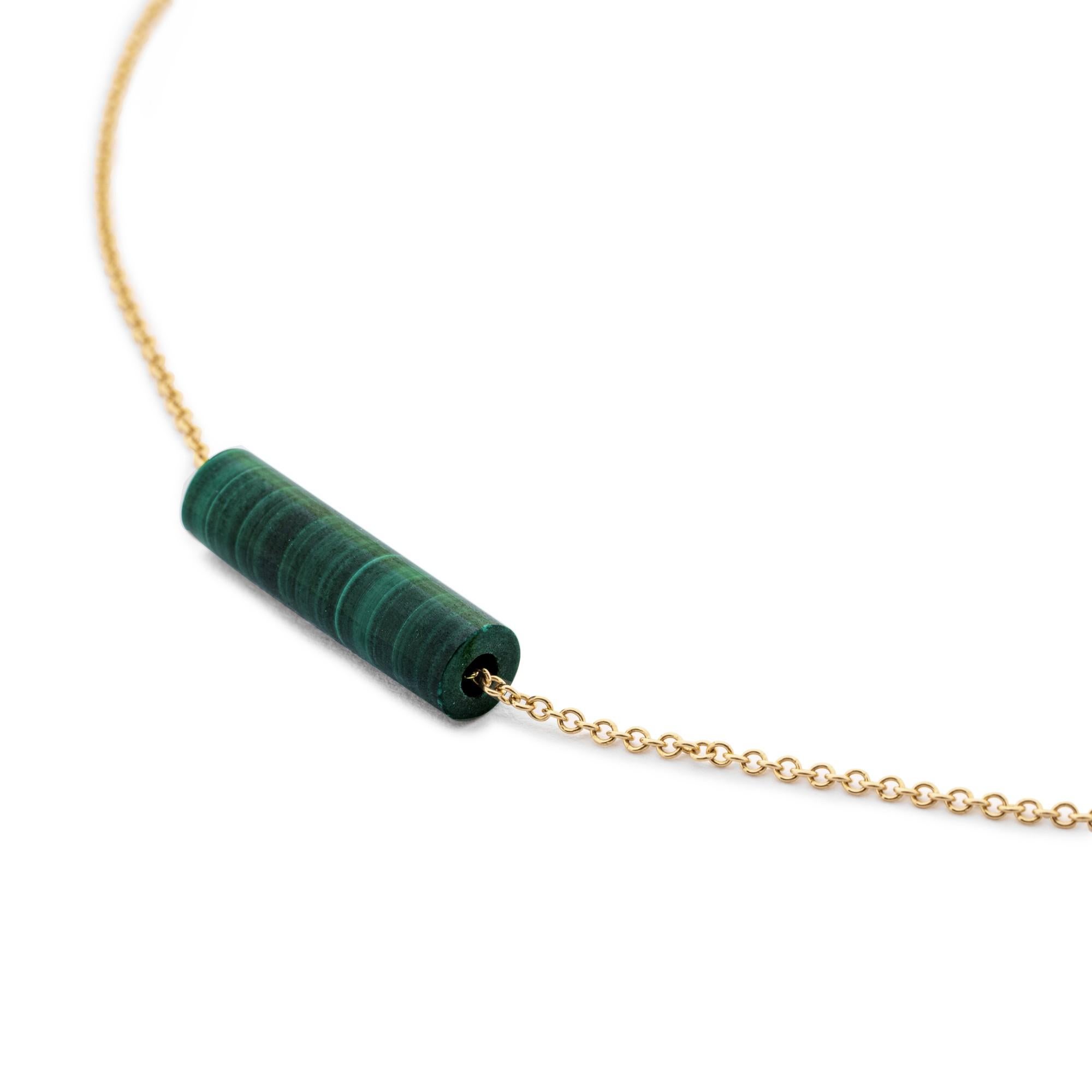 Grezzo Ciondolo a cilindro di malachite Alex Jona - Collana in oro giallo 18 carati in vendita