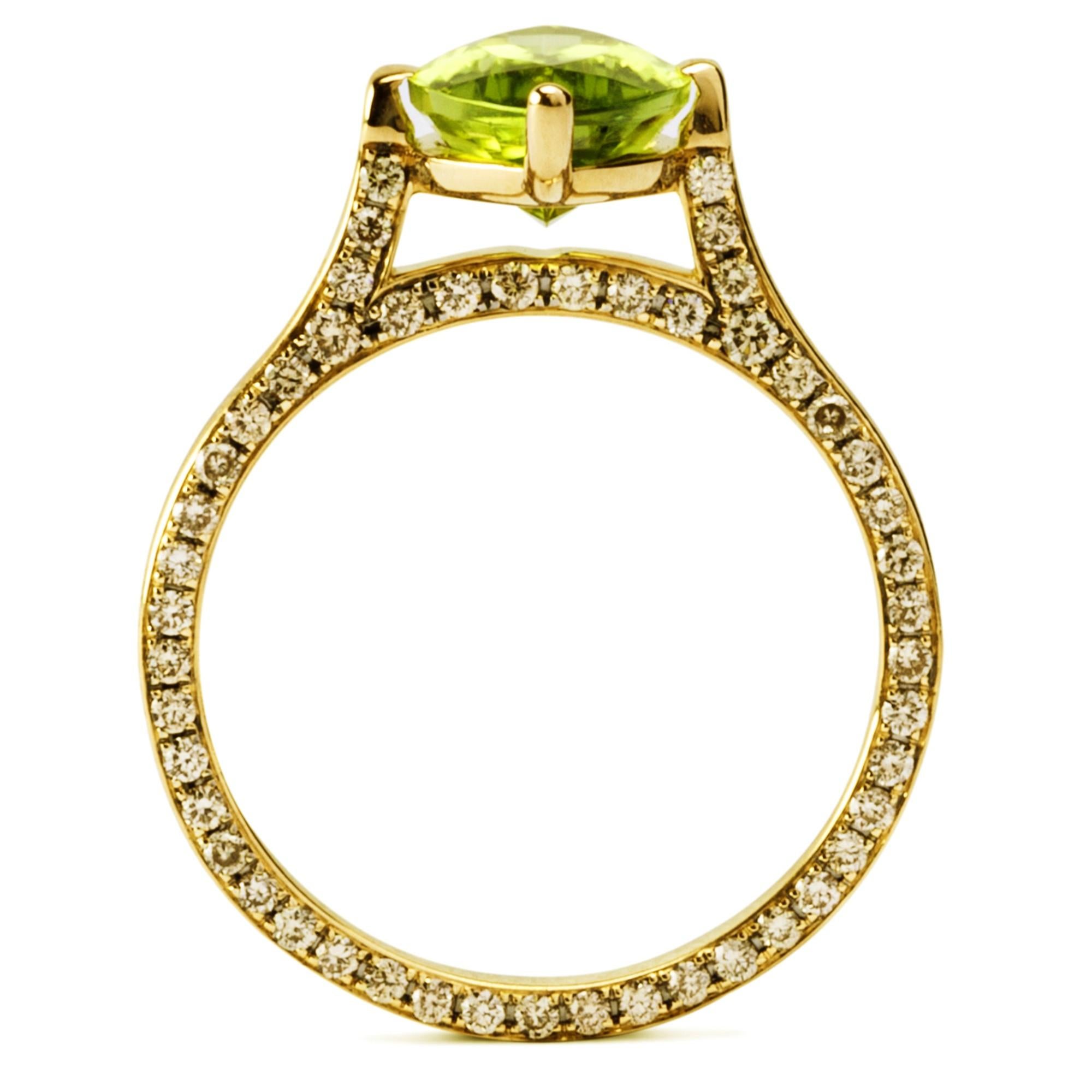 Contemporary Alex Jona Marquise Cut Peridot Light Brown Diamond Yellow Gold Solitaire Ring For Sale