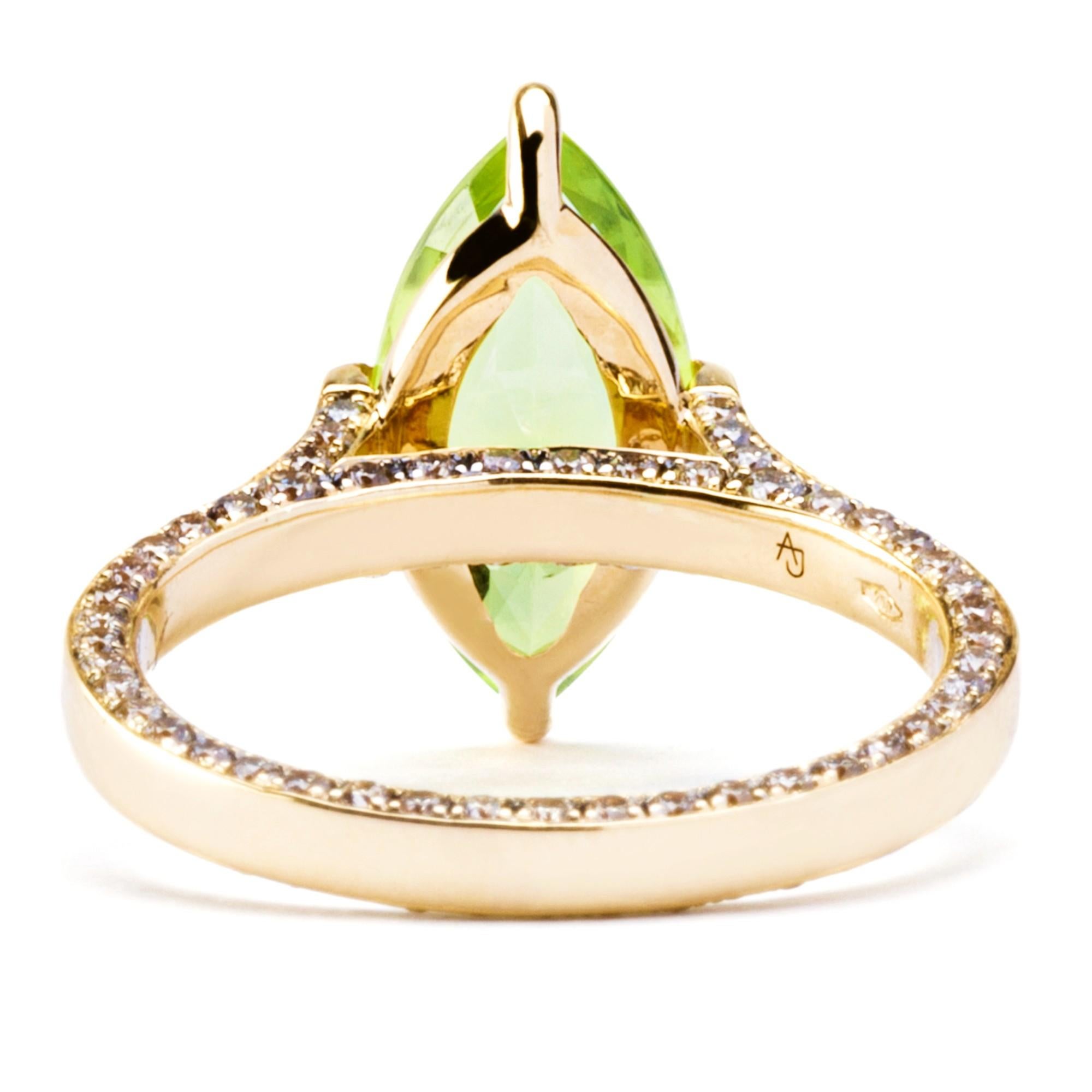 Women's Alex Jona Marquise Cut Peridot Light Brown Diamond Yellow Gold Solitaire Ring For Sale
