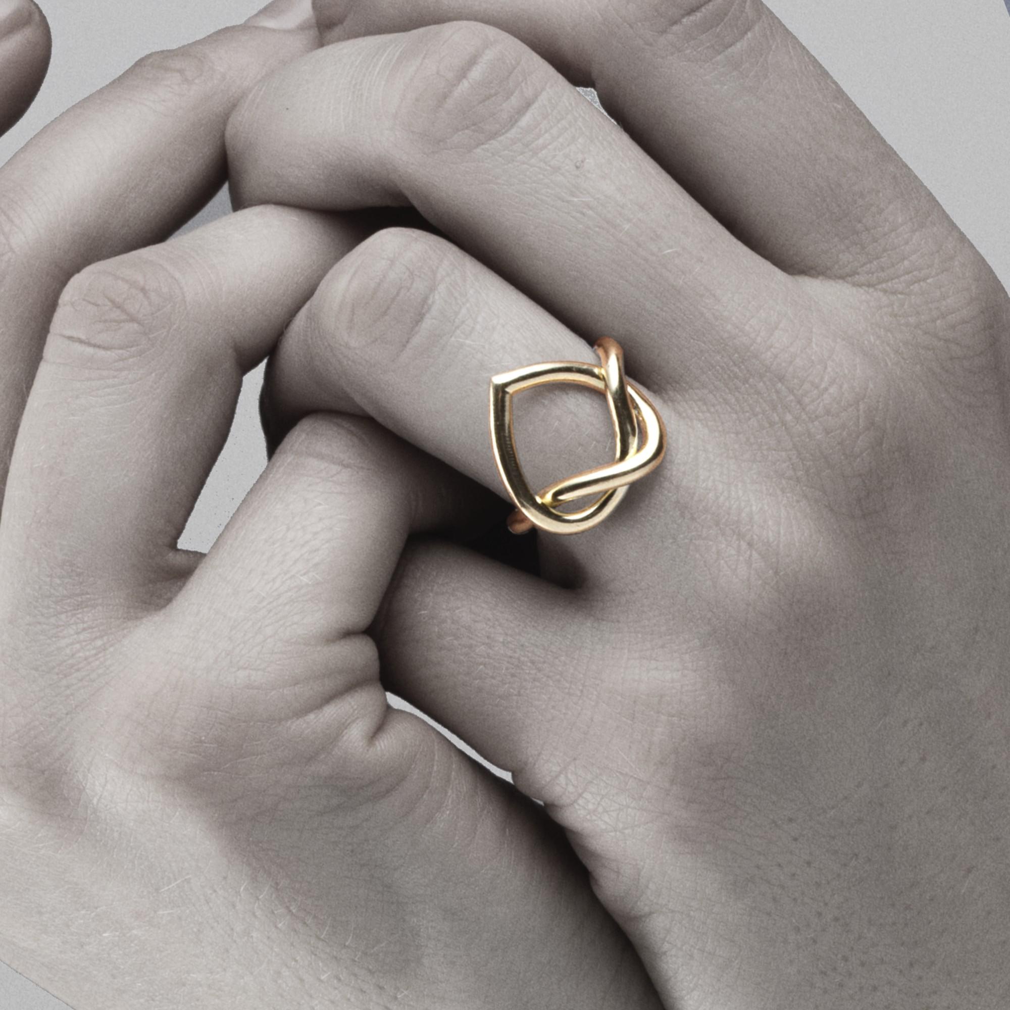 Women's Alex Jona Open Heart 18 Karat Yellow Gold Ring For Sale