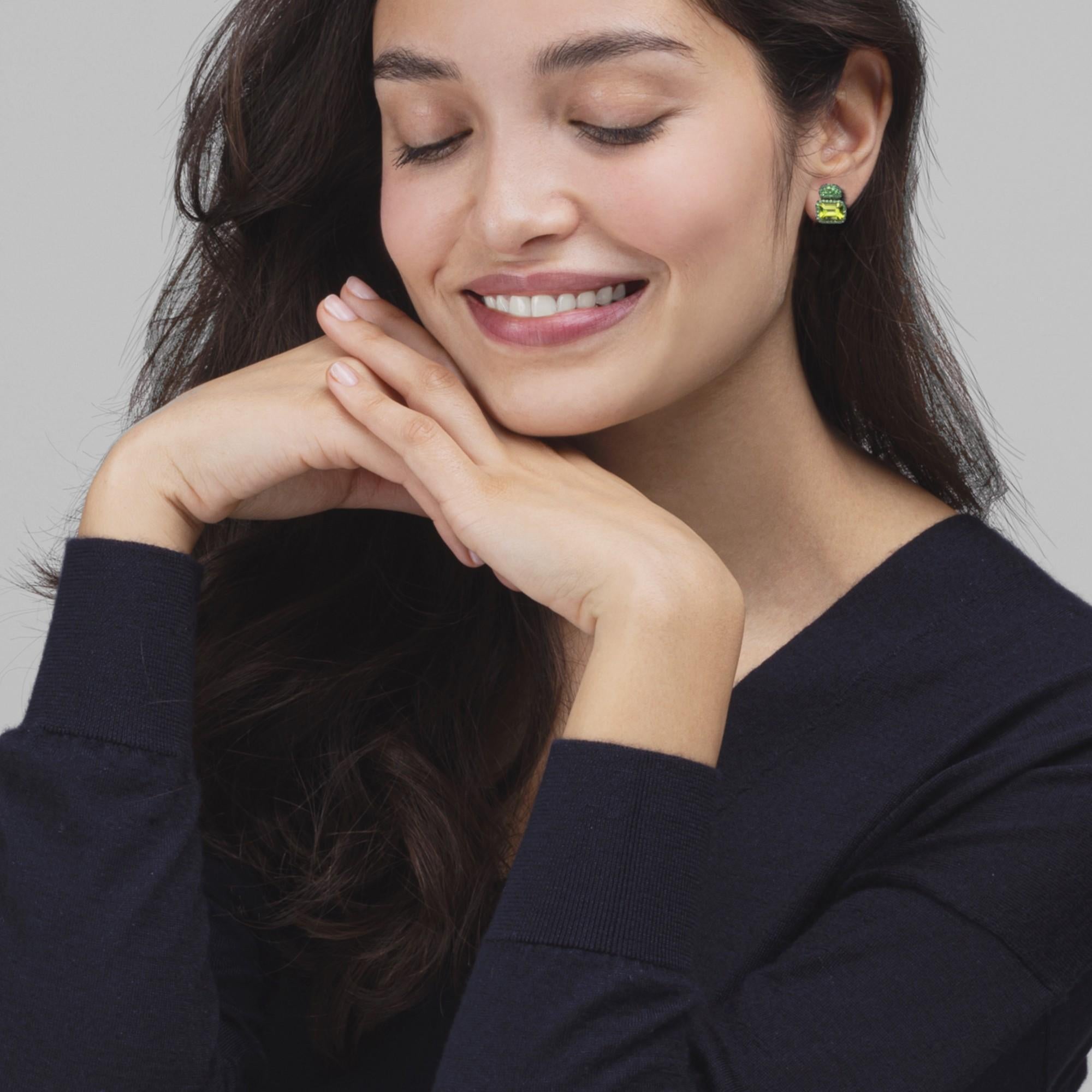Women's Alex Jona Peridot Tsavorite White Gold Stud Earrings For Sale