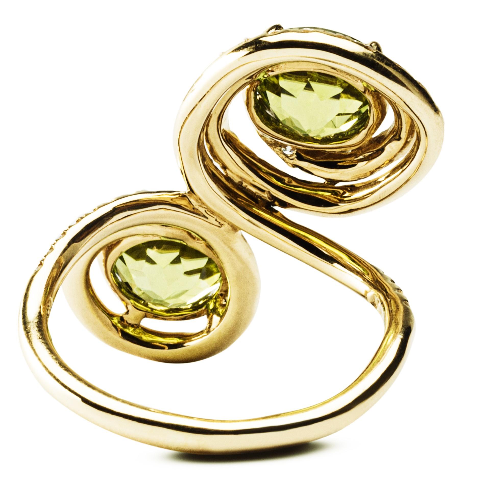 Alex Jona Peridot White Diamond 18 Karat Yellow Gold Swirl Ring For Sale 3