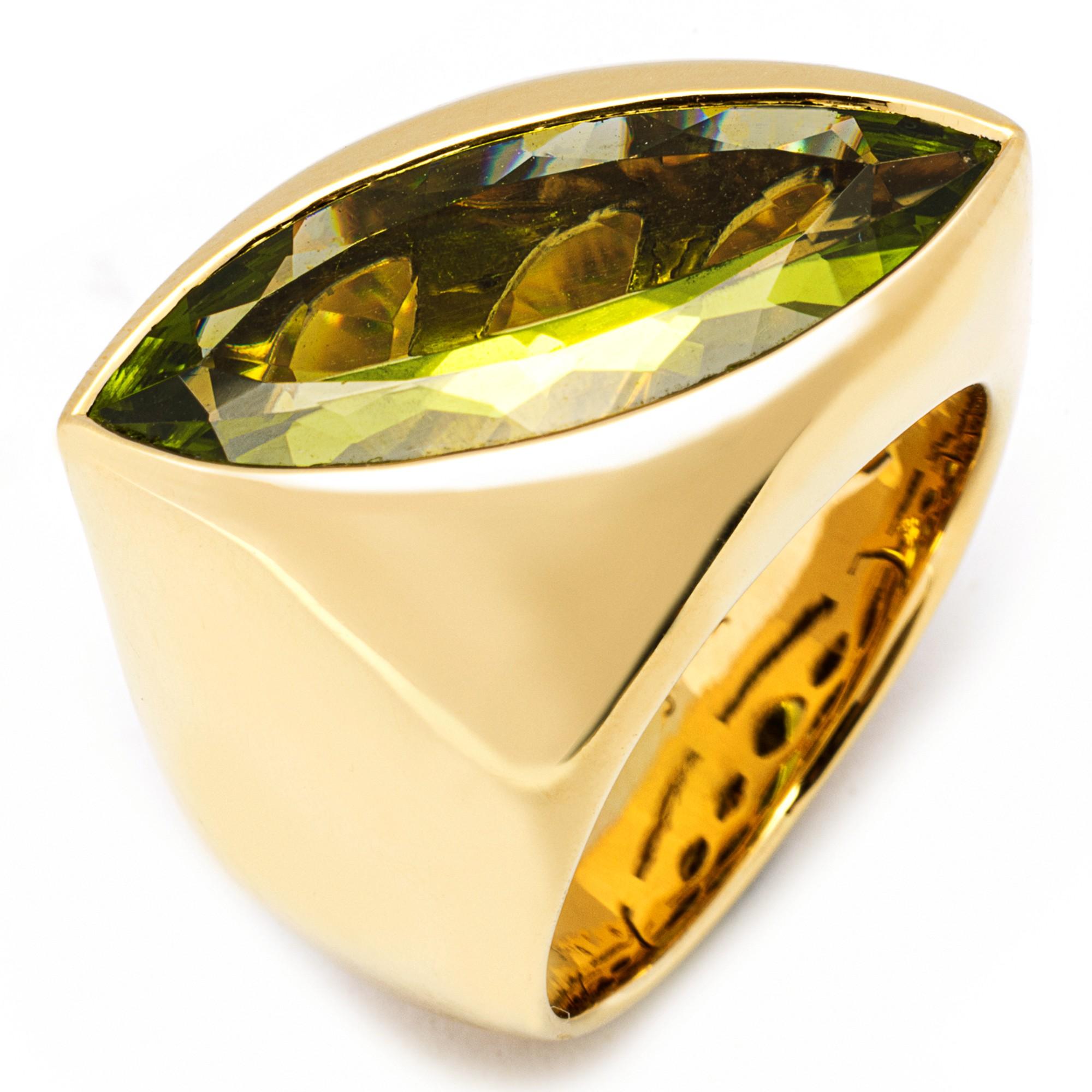 Contemporary Alex Jona Peridot Yellow Gold Band Ring For Sale