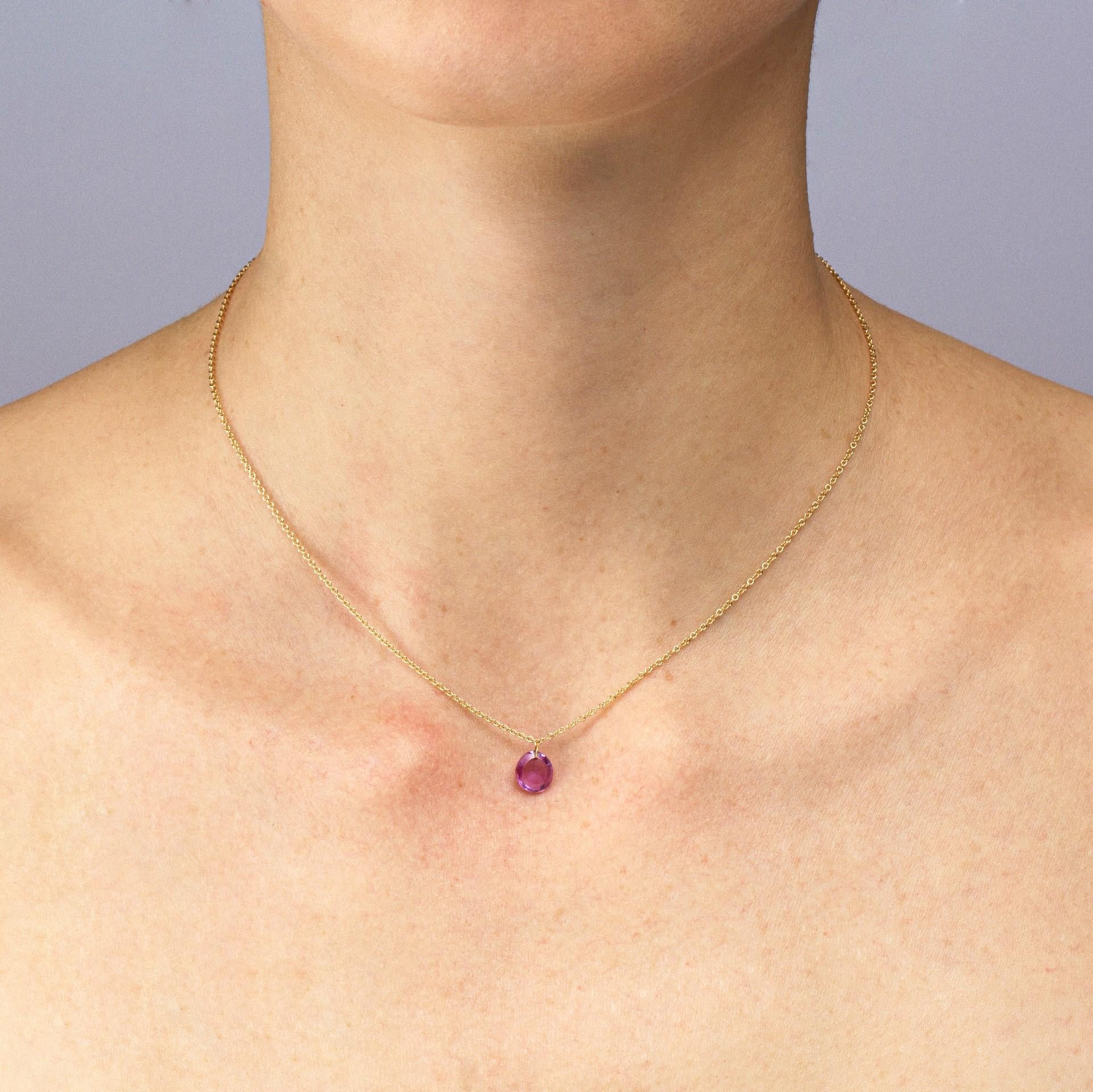 Alex Jona design collection, hand crafted in Italy, 18 Karat yellow gold chain necklace featuring a flat cut pink sapphire weighing 1.26 ct.
Dimensions: L x 18.11 in / L x 45cm.

Alex Jona jewels stand out, not only for their special design and for