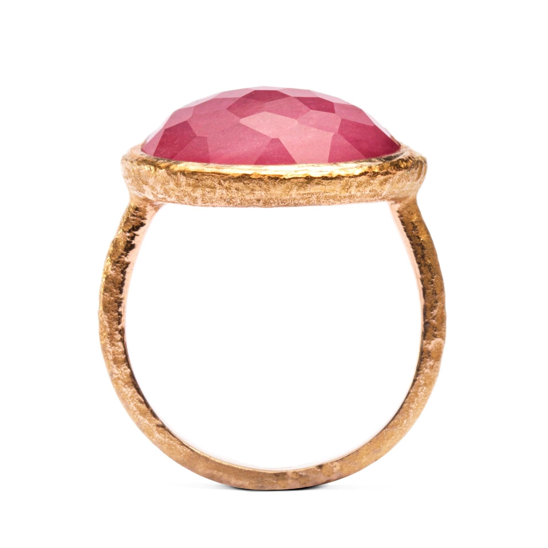 Women's Alex Jona Quartz Ruby 18 Karat Yellow Gold Ring For Sale